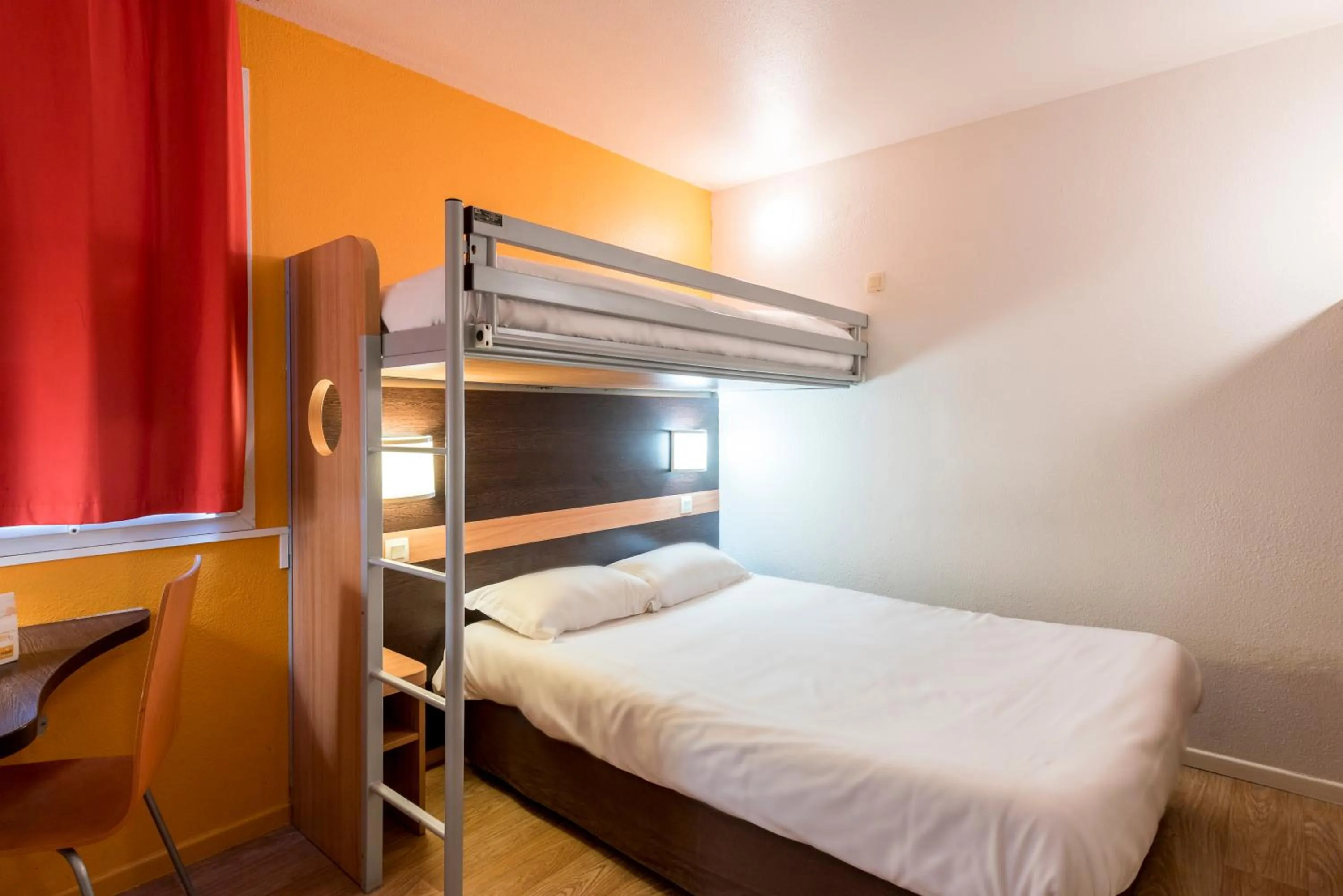 bunk bed, Bed in Premiere Classe Annecy Nord - Epagny