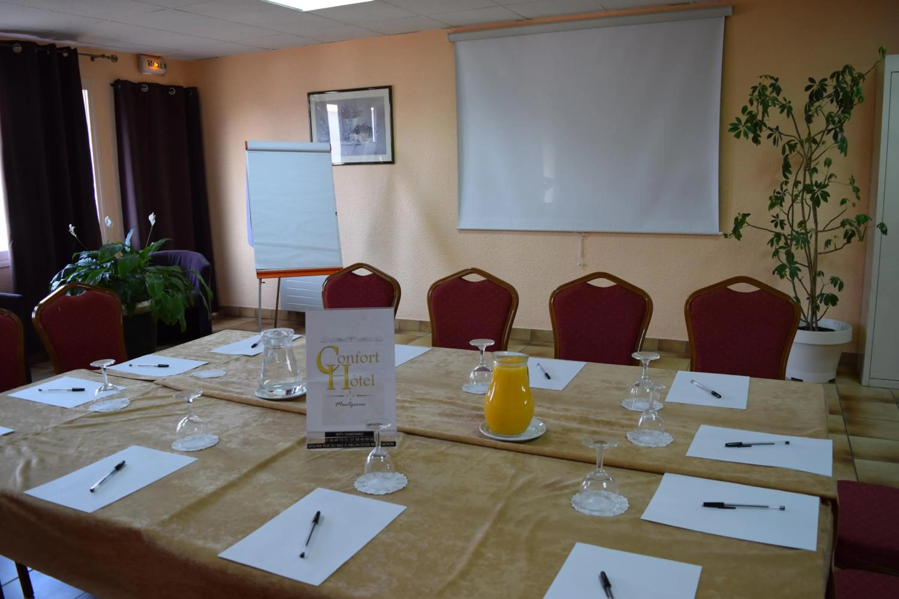 Business facilities in Confort Hôtel