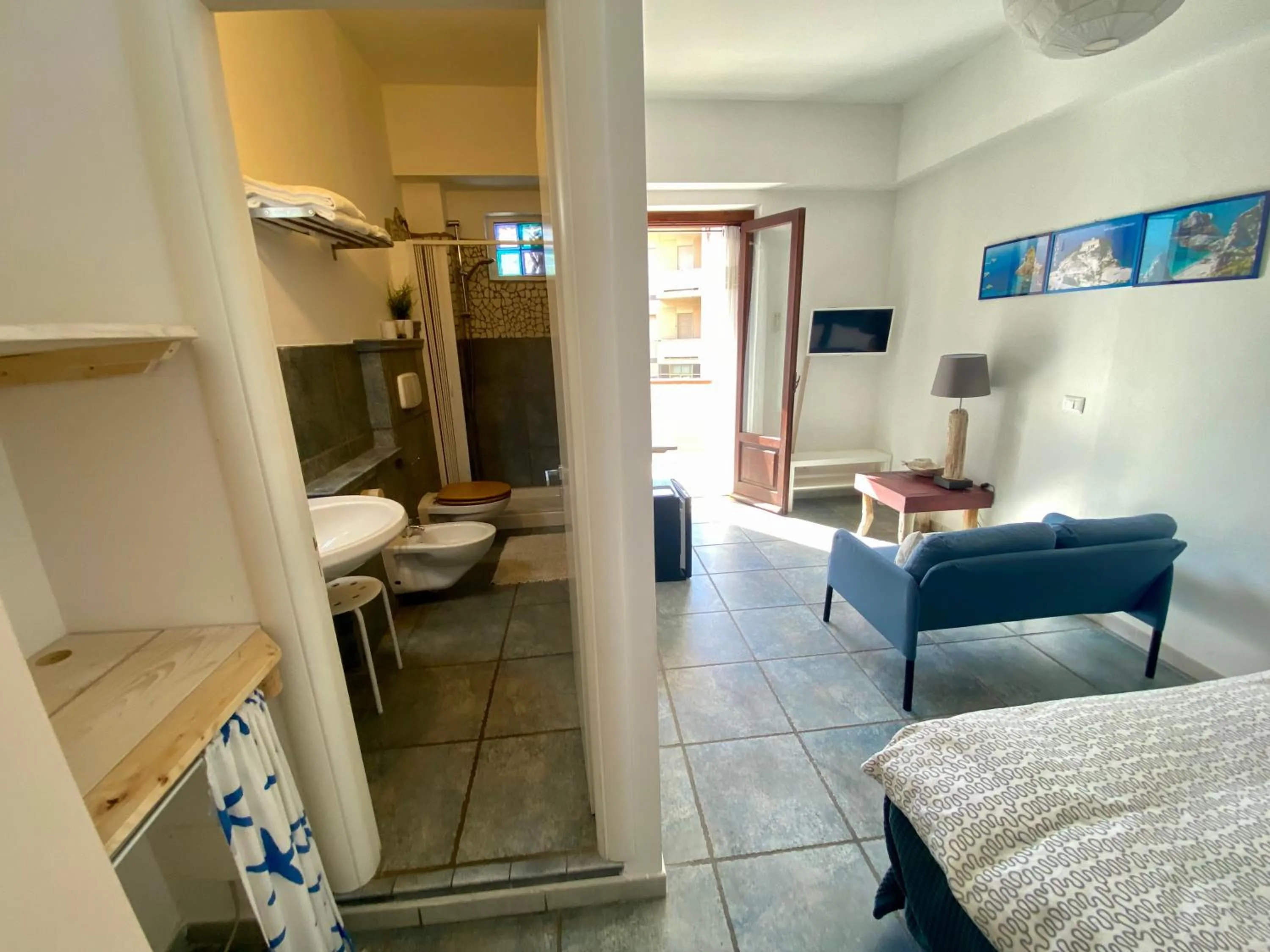 Bathroom, Bed in Arcobaleno Tropea centro