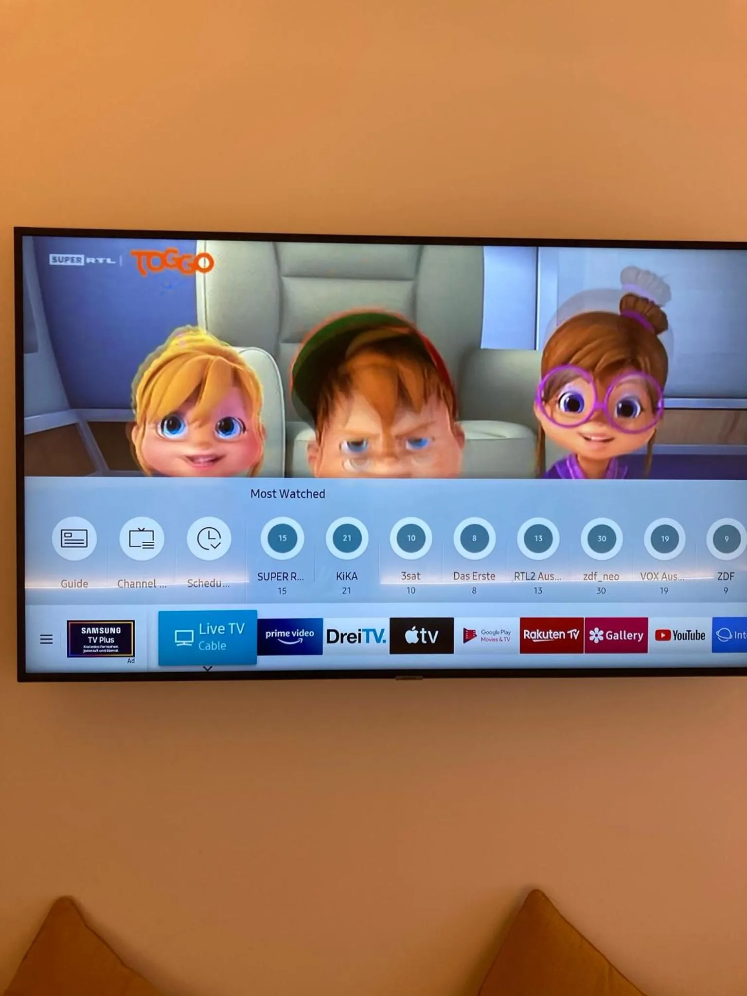 TV and multimedia in Seehotel am Hallstättersee modern rooms