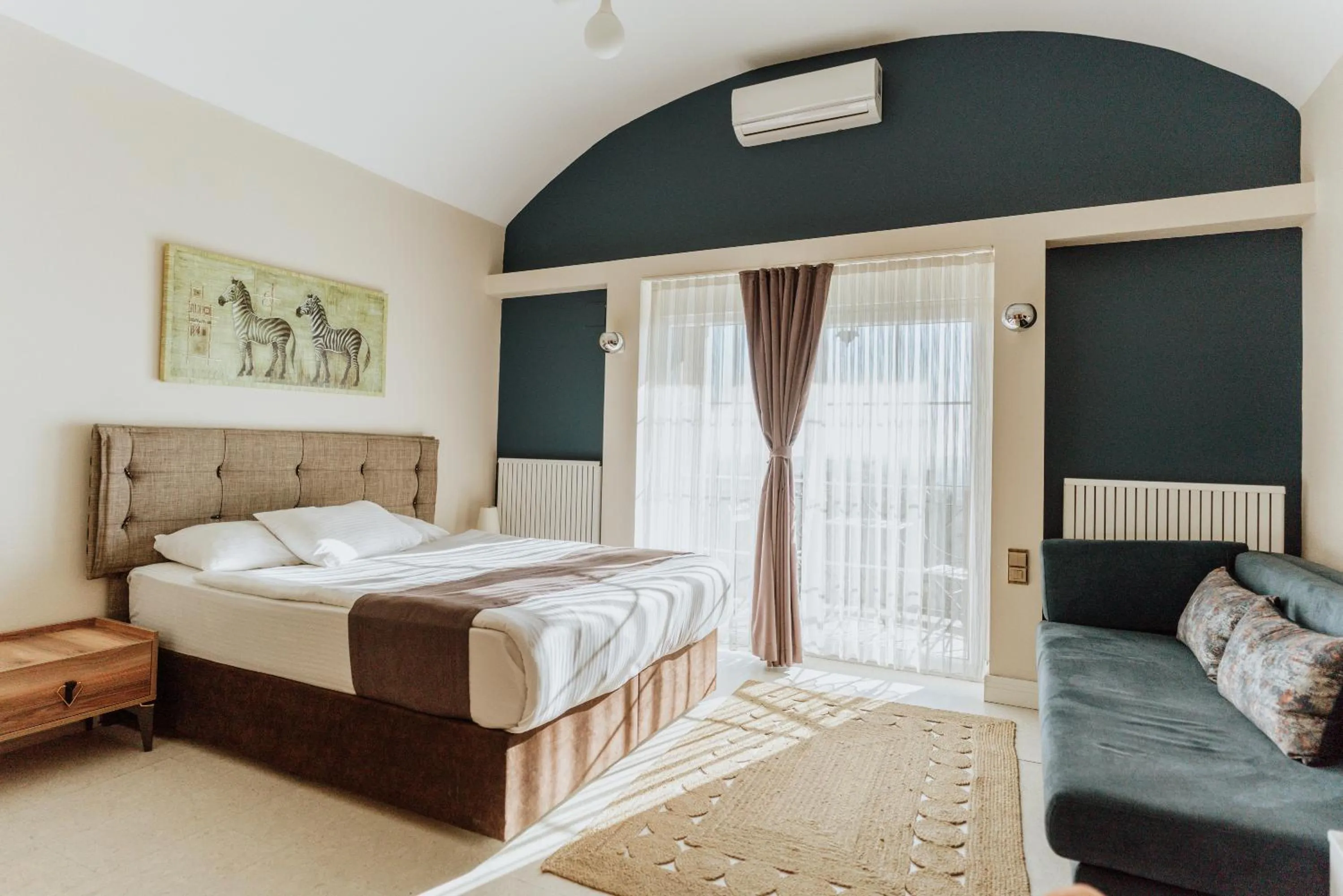 Photo of the whole room in Blackmoon Villa Edirne