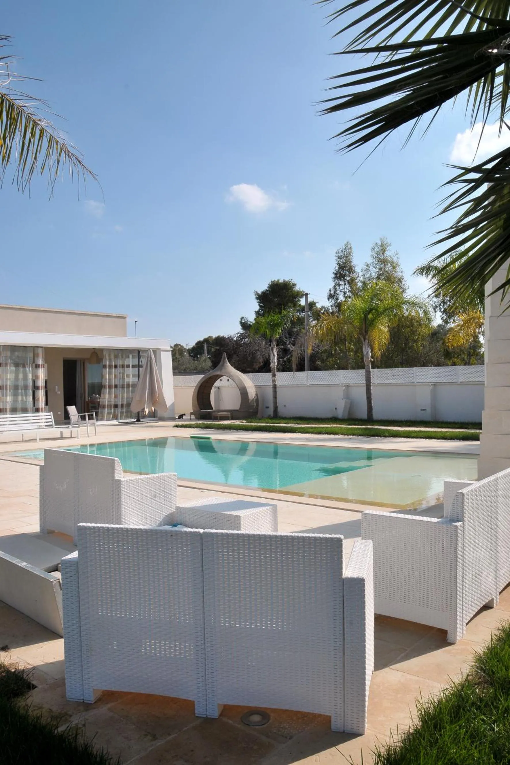 Swimming pool in Sant Isidoro suite