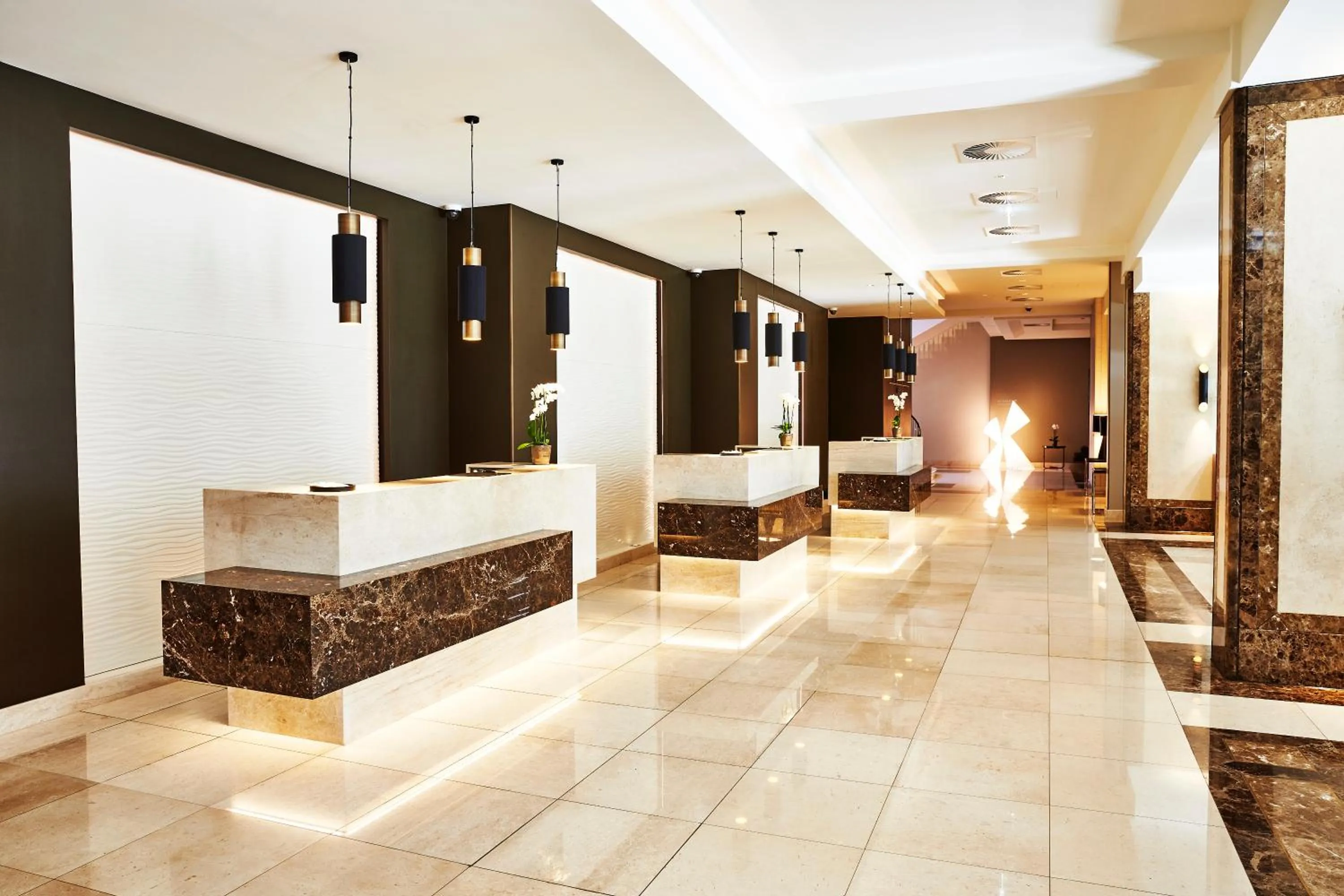 Lobby or reception in Steigenberger Hotel Köln