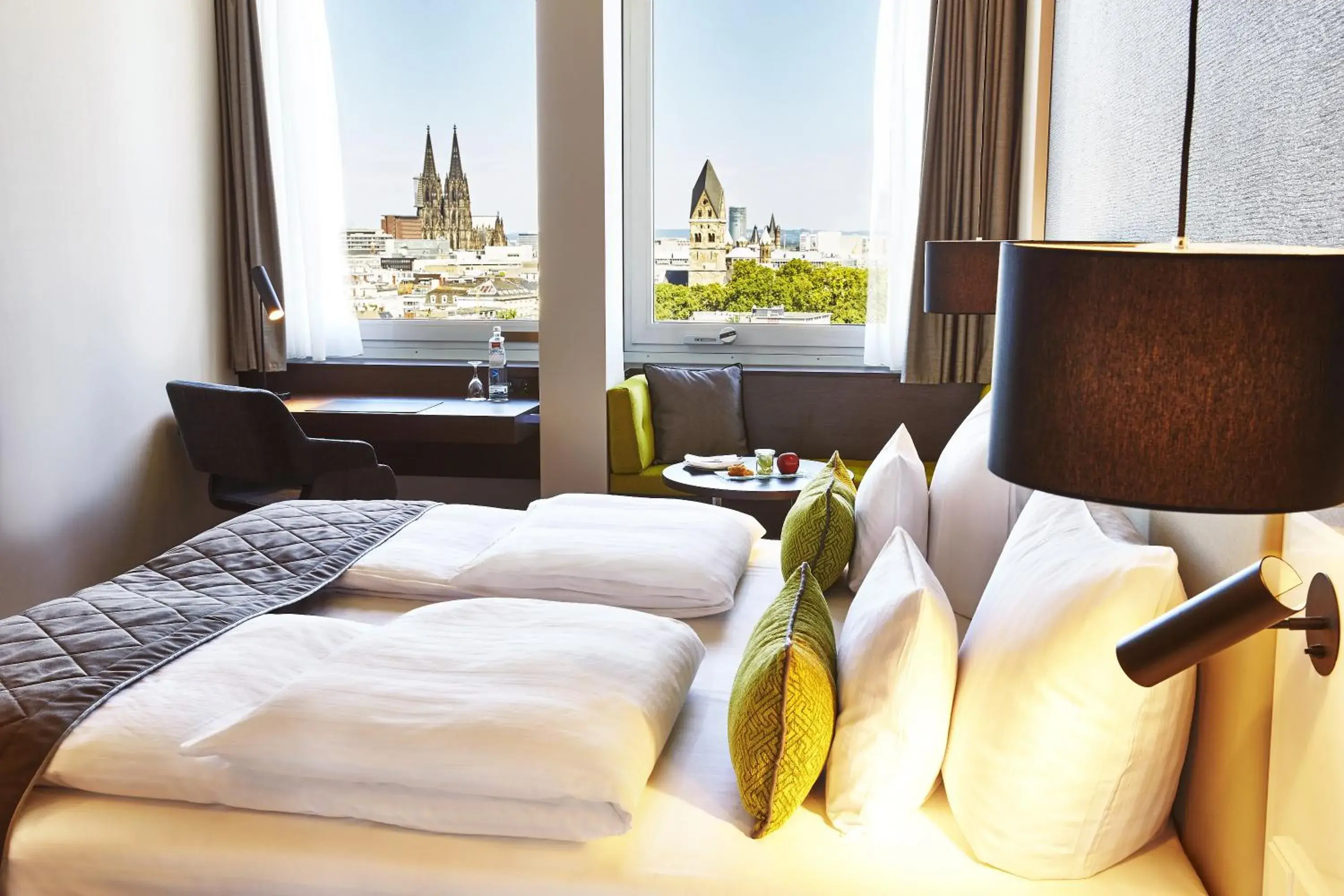 Superior Plus Double with Dom View in Steigenberger Hotel Köln Superior Plus Double with Dom View in Steigenberger Hotel Köln
