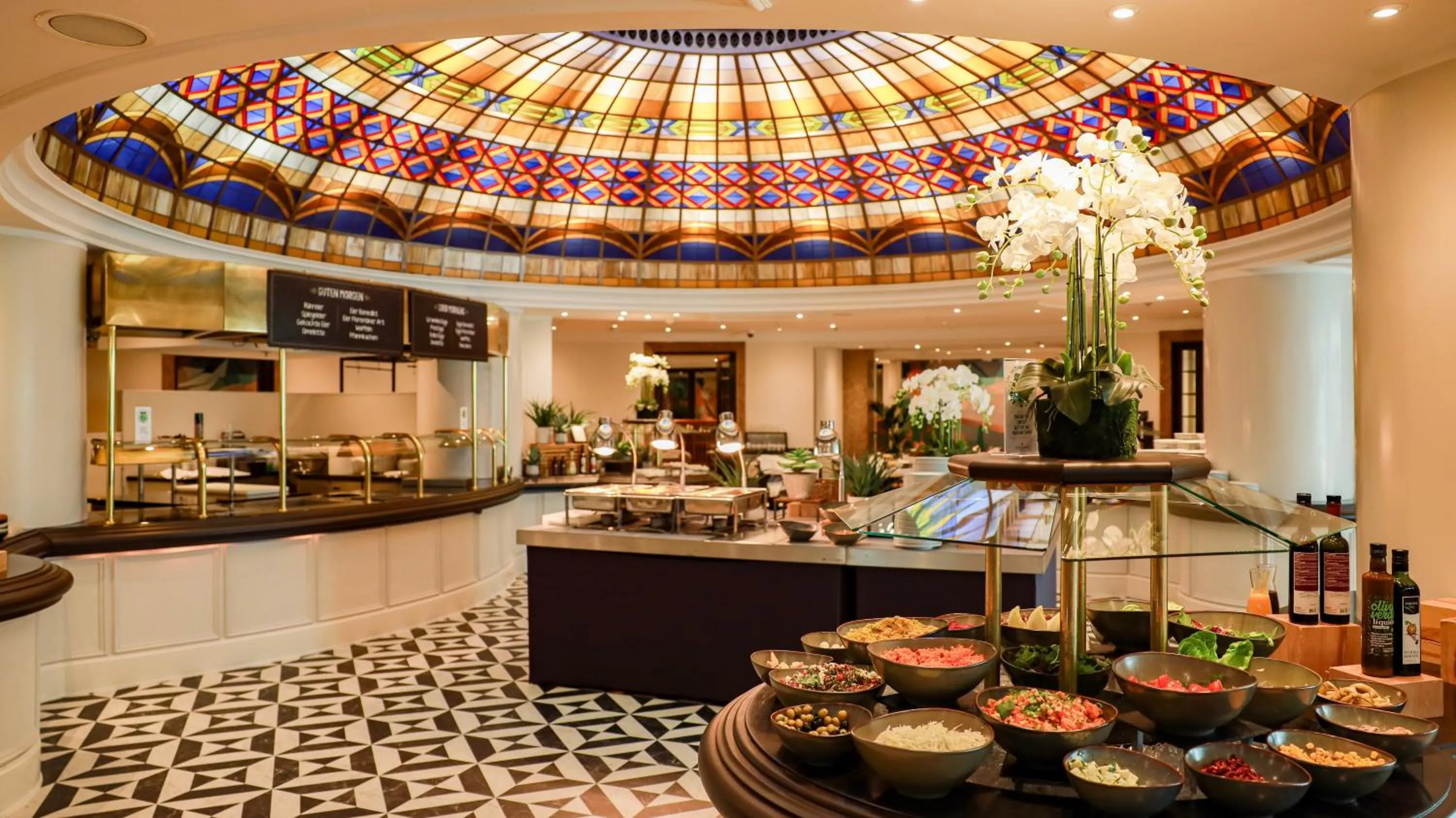 Restaurant/places to eat in InterContinental Berlin by IHG
