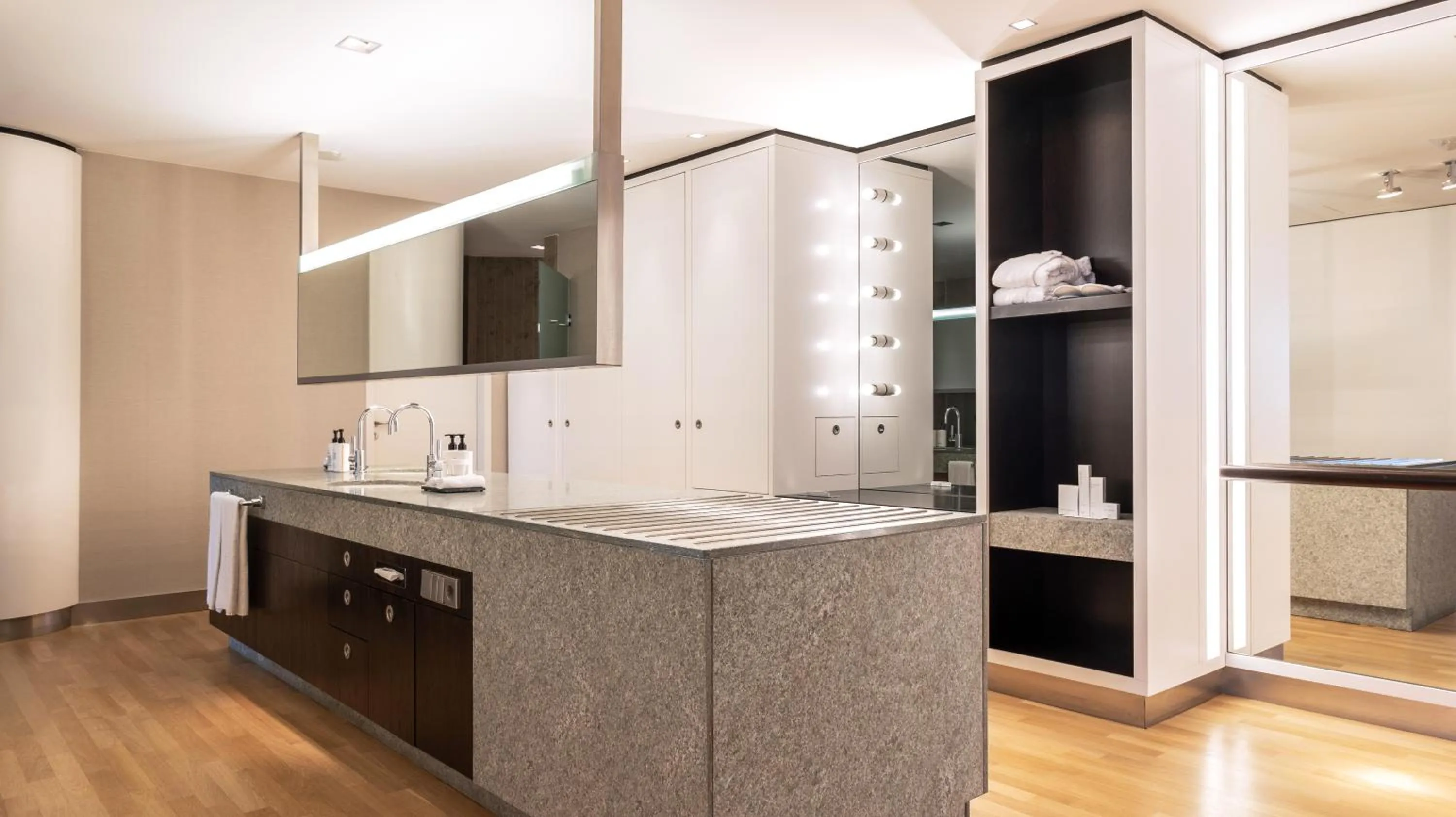 Bathroom in InterContinental Berlin by IHG