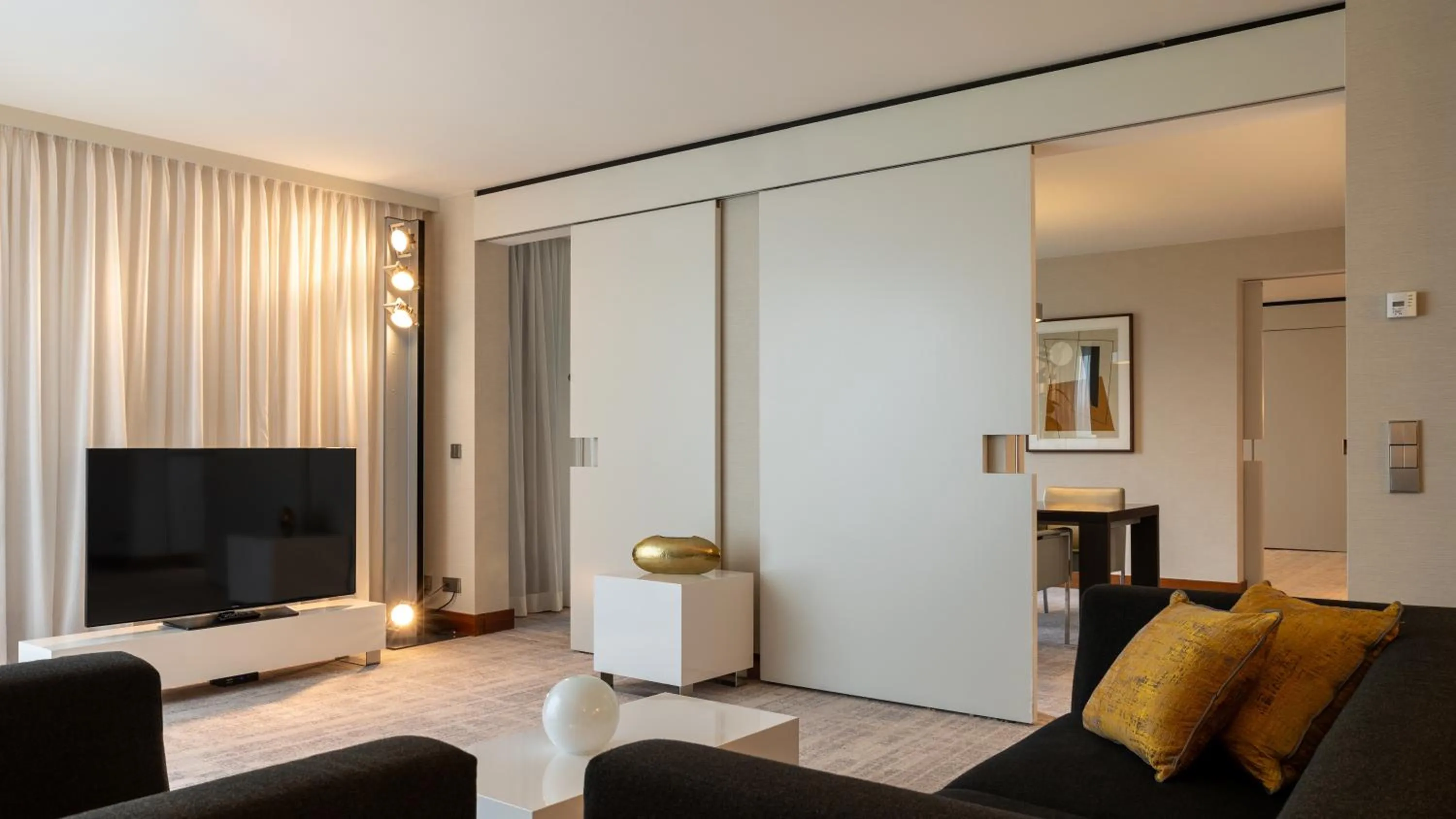 TV and multimedia in InterContinental Berlin by IHG