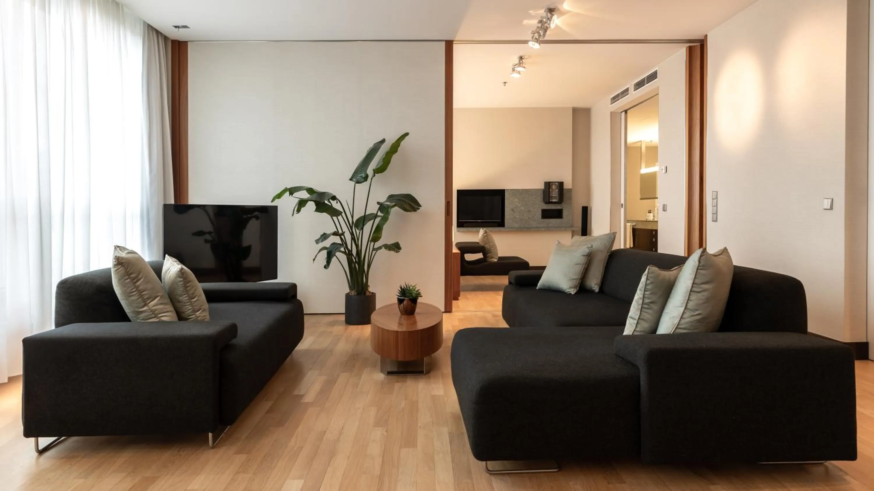 TV and multimedia in InterContinental Berlin by IHG