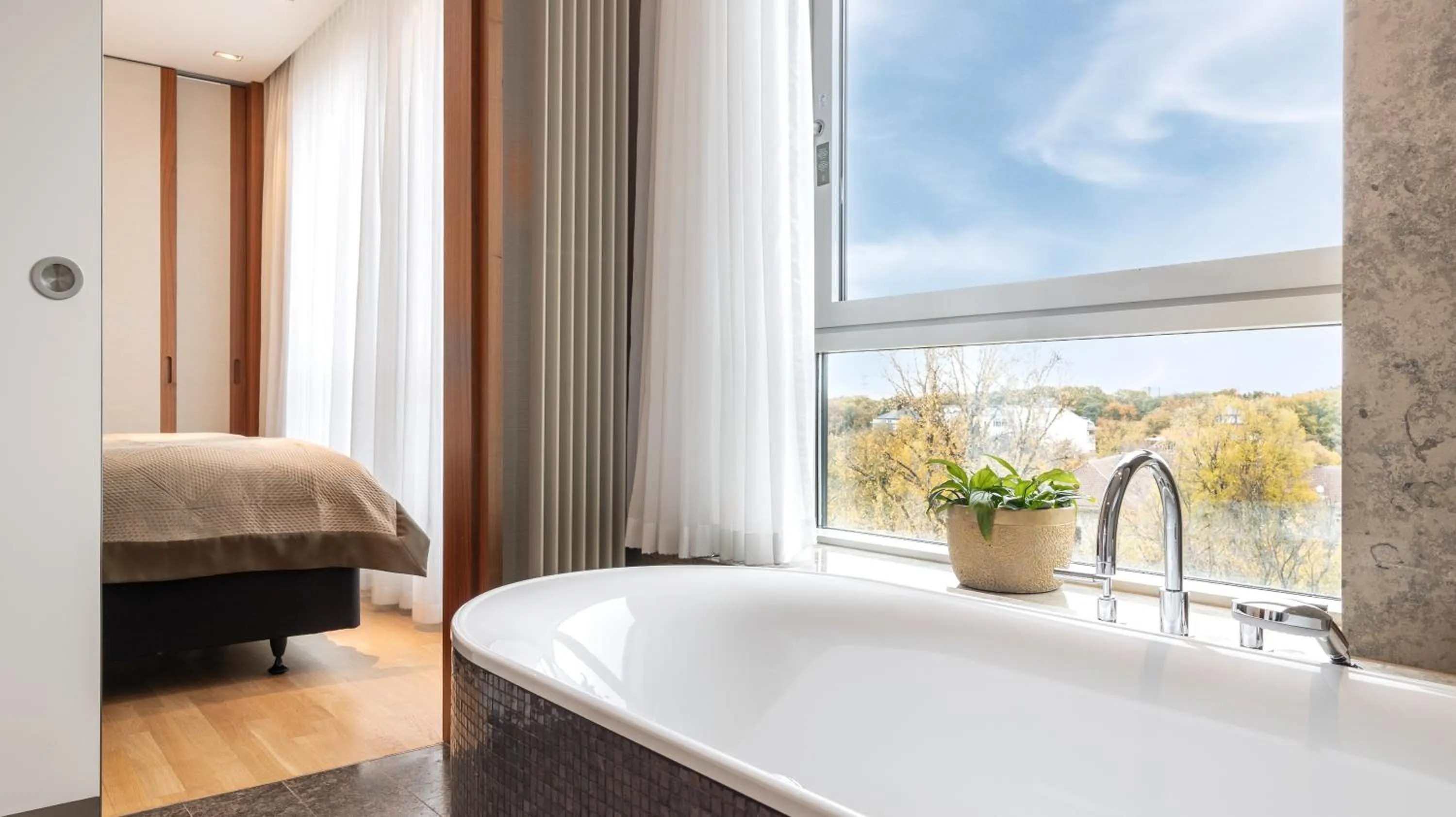 Bathroom, Bed in InterContinental Berlin by IHG
