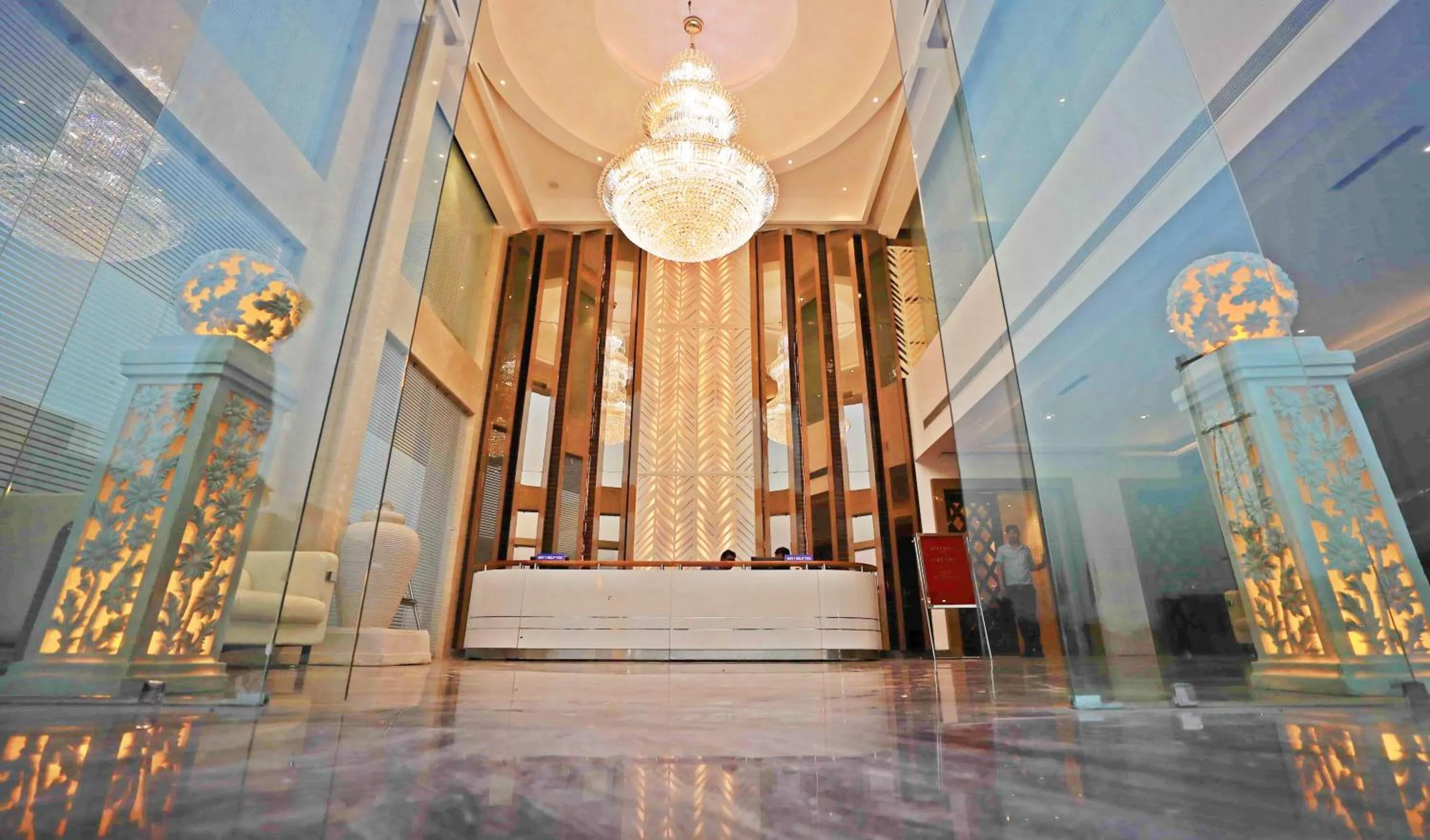 Lobby or reception in Bindiram Express by ShriGo Hotels
