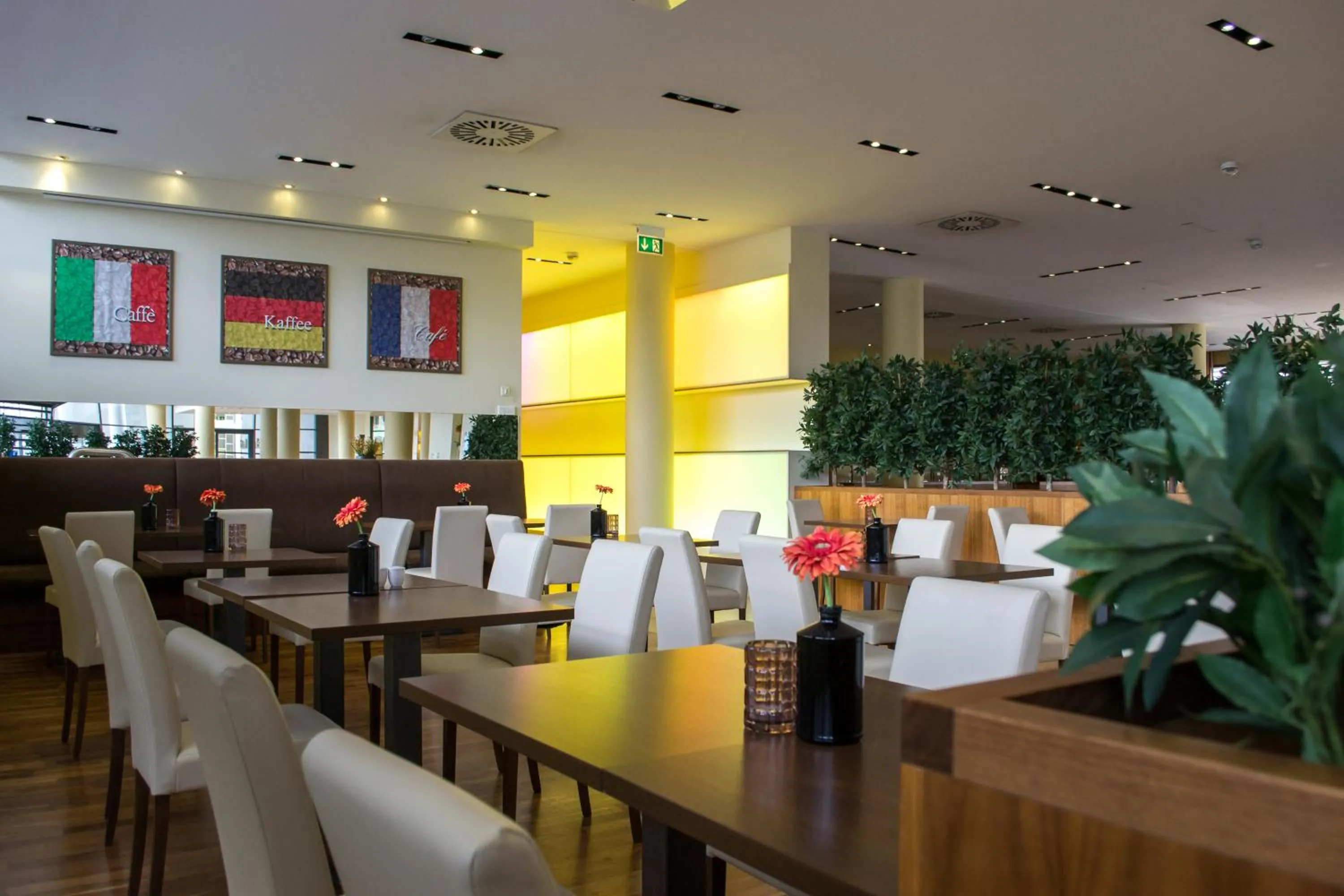 Lounge or bar, Restaurant/Places to Eat in Relexa Hotel Ratingen City