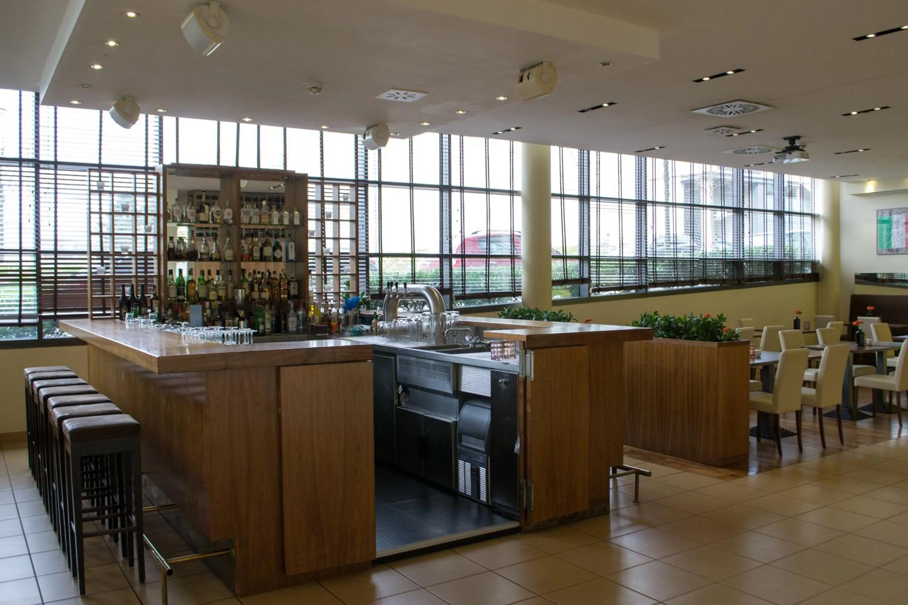 Lounge or bar, Restaurant/Places to Eat in Relexa Hotel Ratingen City