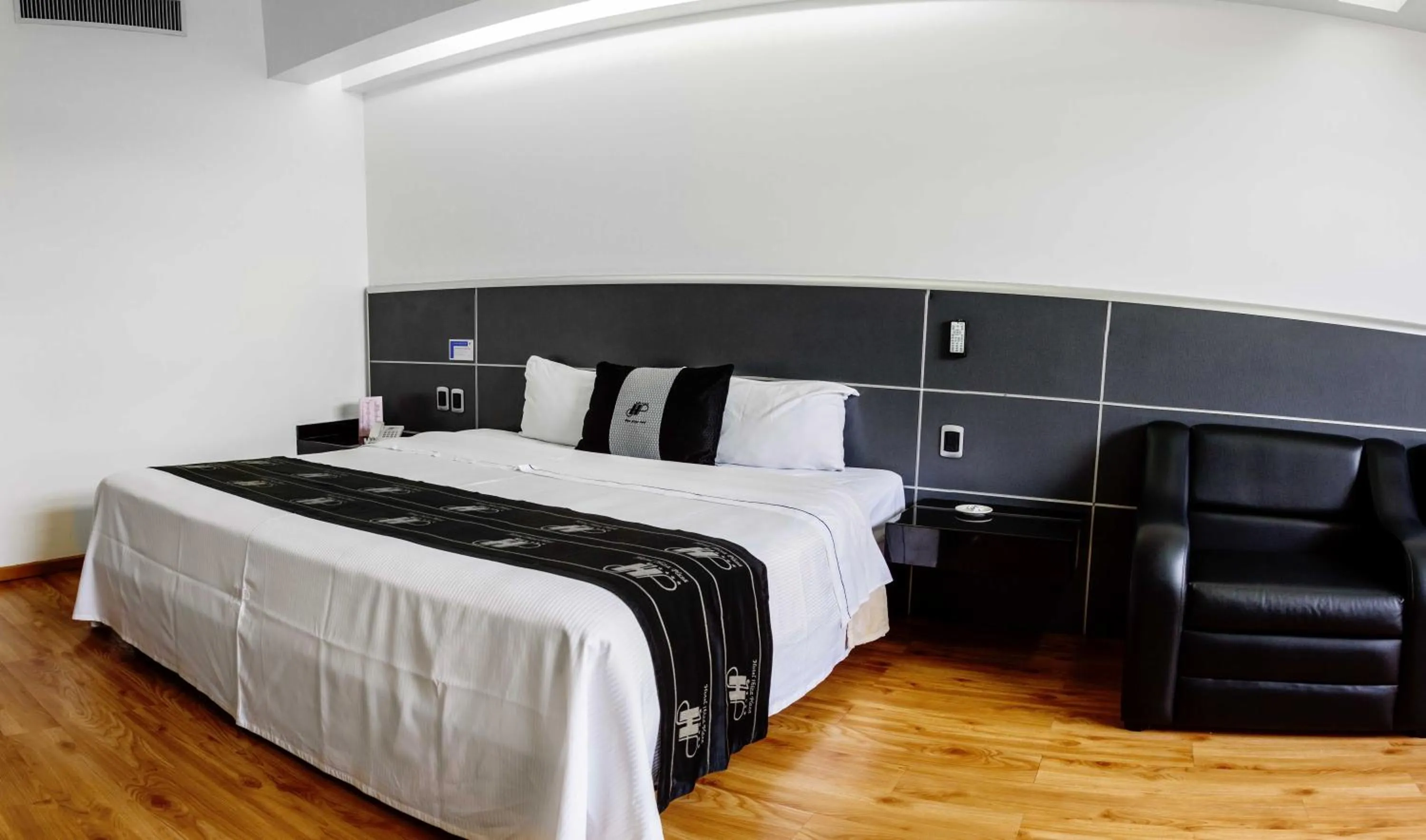 Bedroom, Bed in Hotel Ibiza Plaza