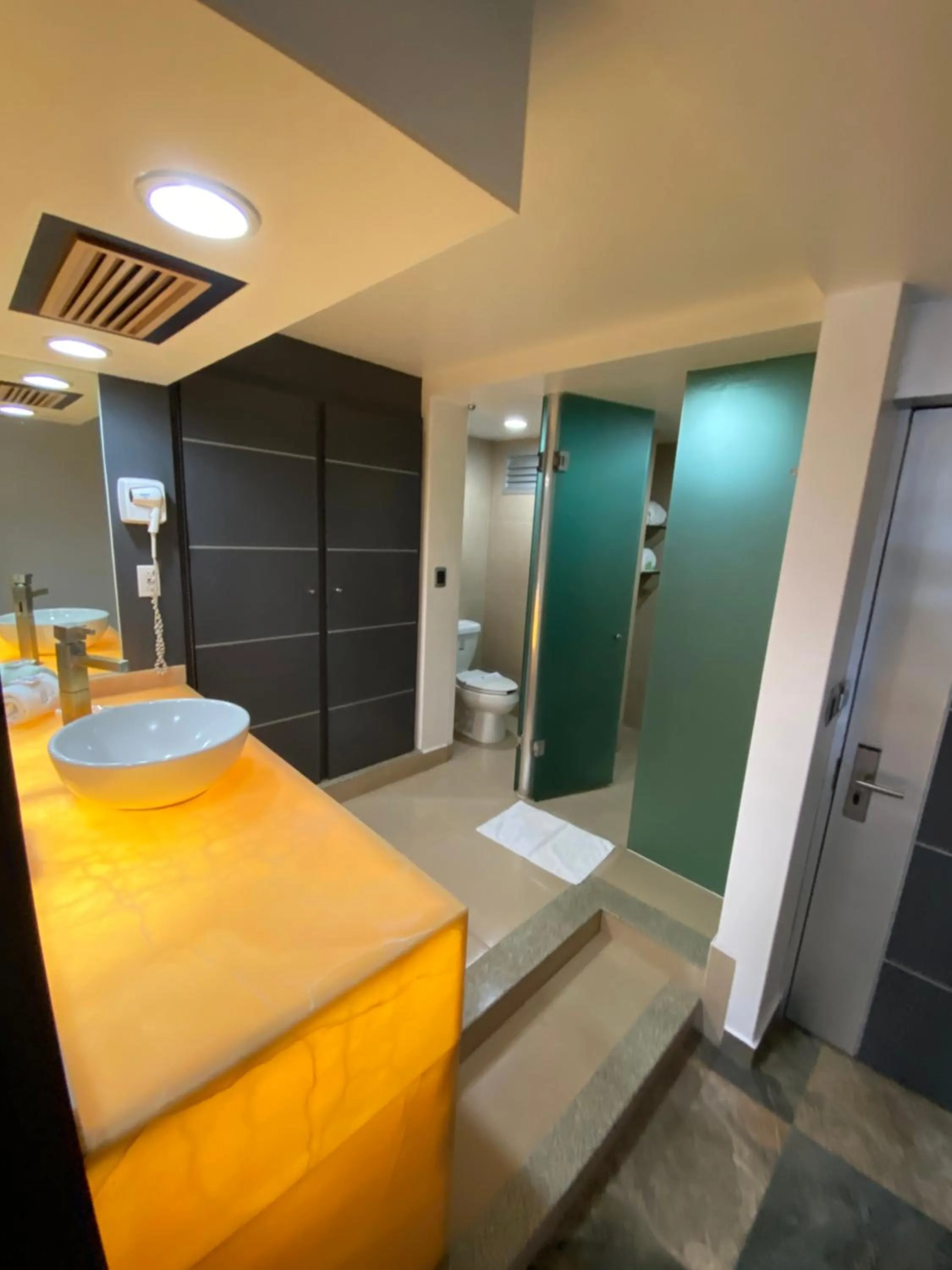 Bathroom in Hotel Ibiza Plaza