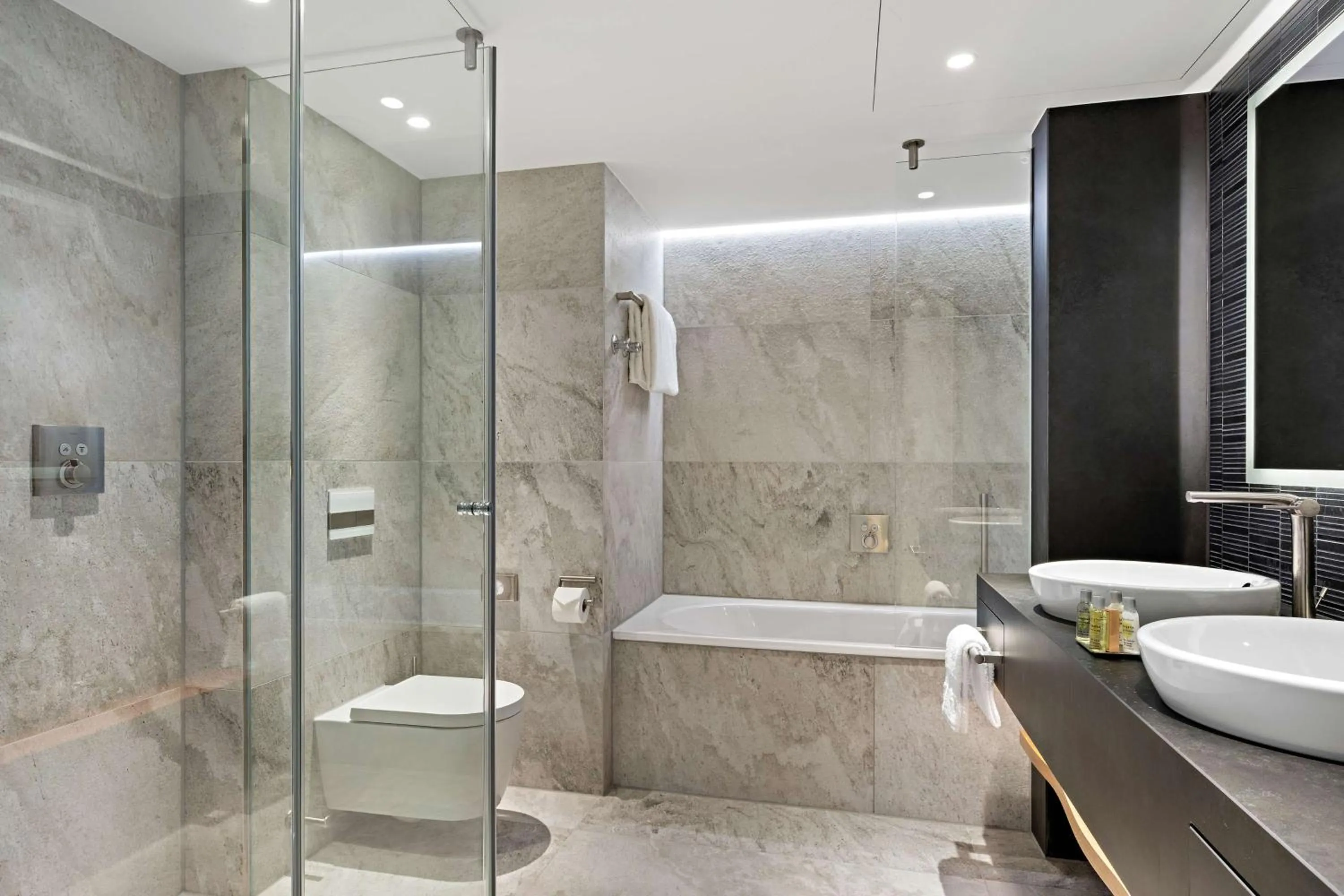 Toilet in Hilton Munich Airport