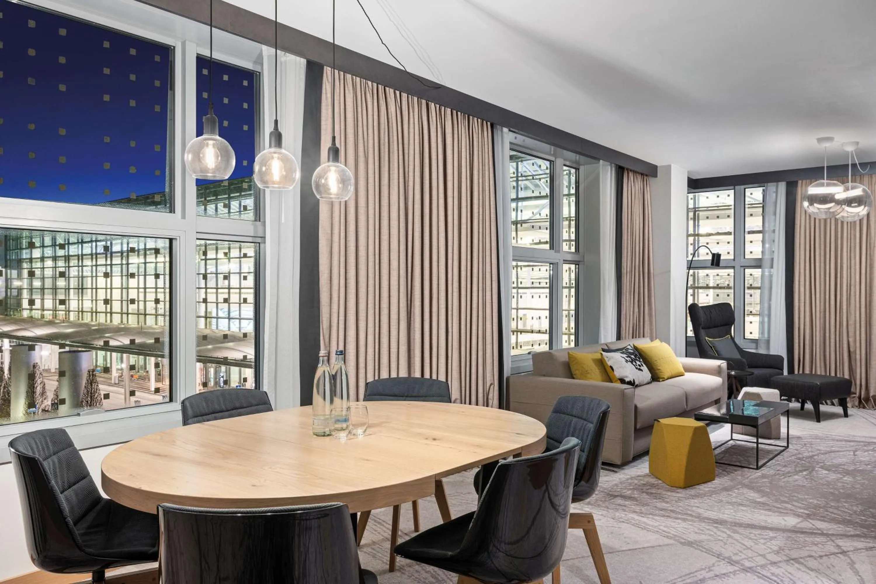 Living room in Hilton Munich Airport