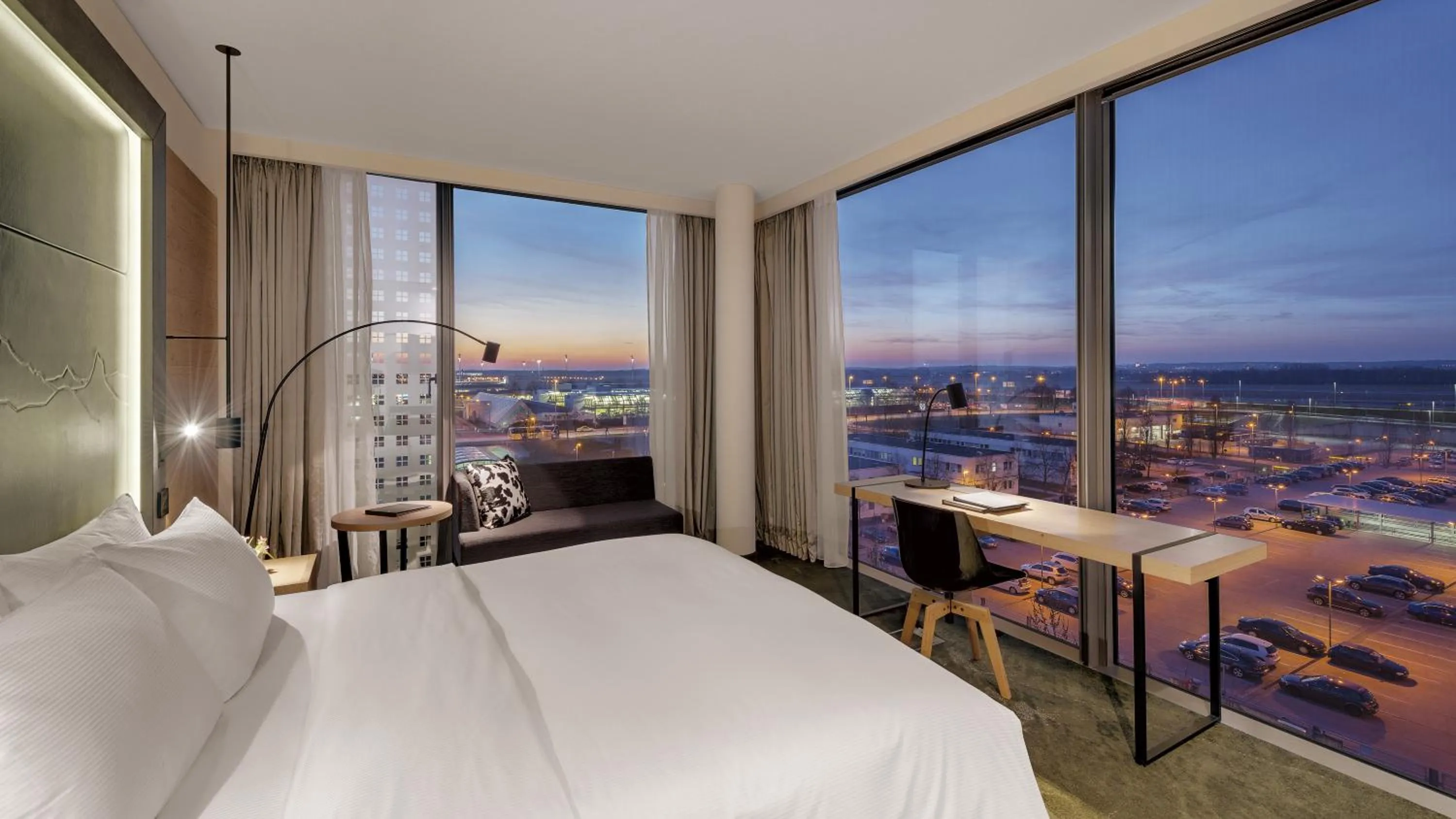 Bedroom, Bed in Hilton Munich Airport