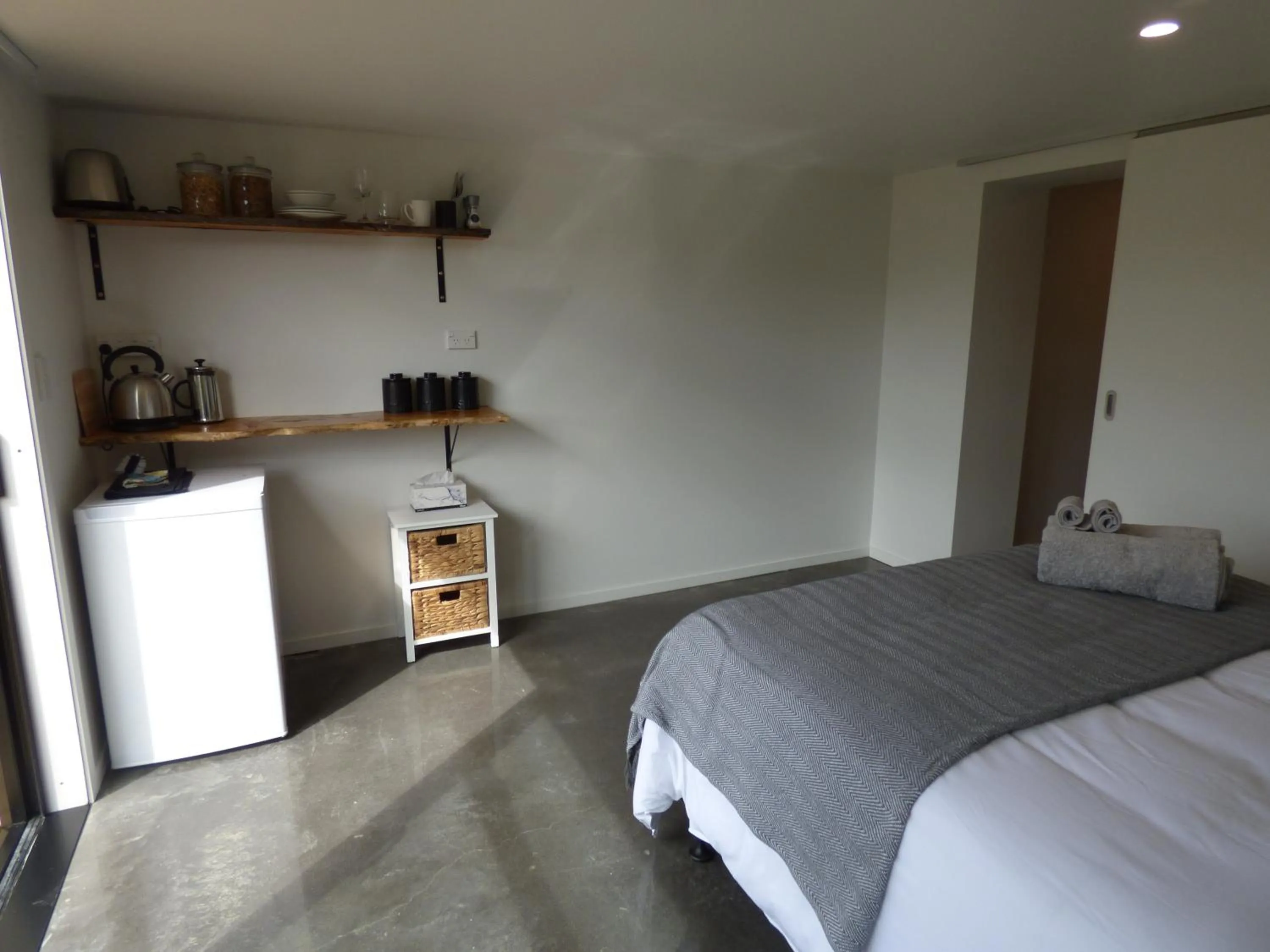 Photo of the whole room, Bed in Kaiteriteri Abel Tasman Inlet Views