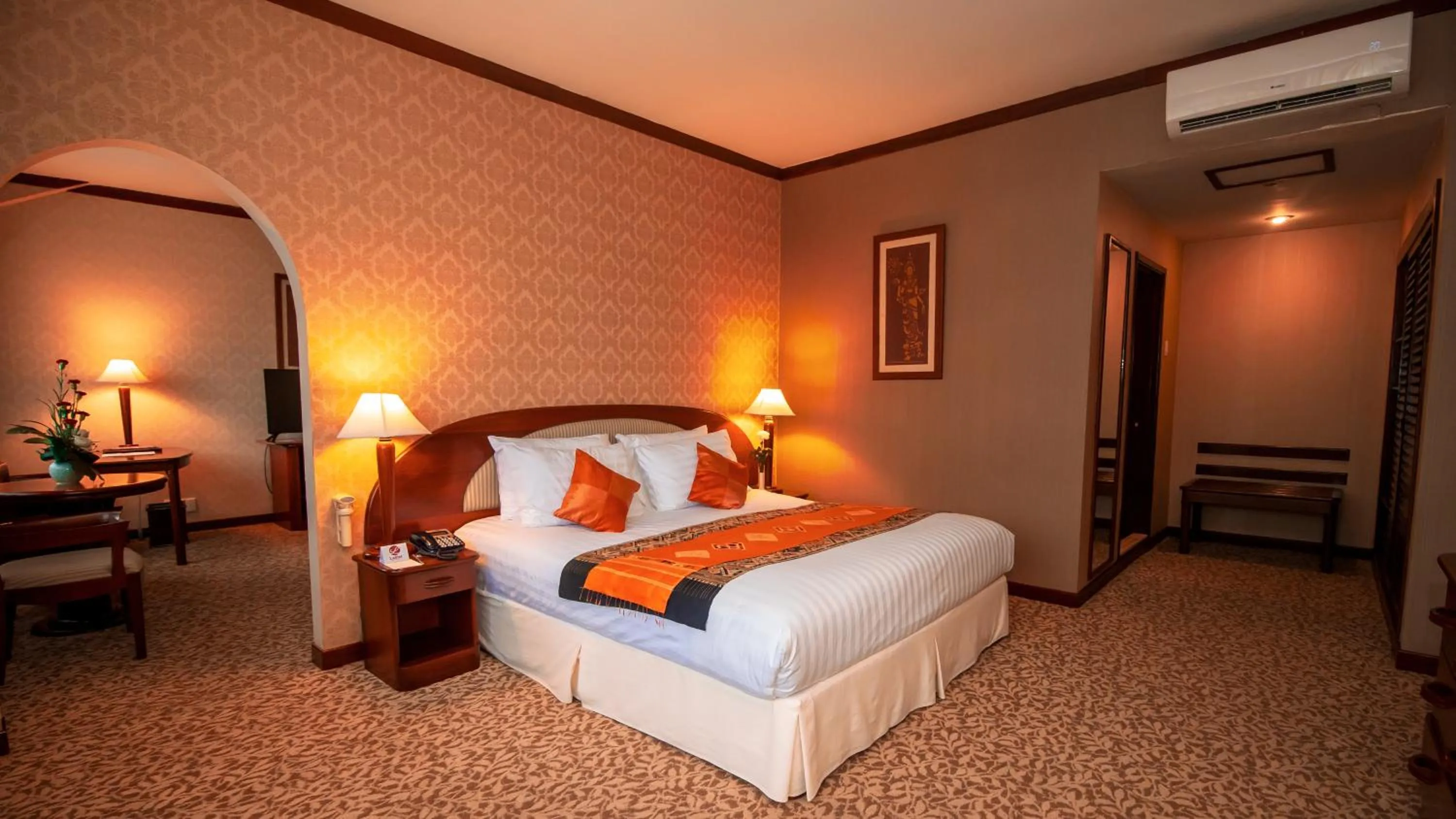 Bed in LAOTEL VIENTIANE