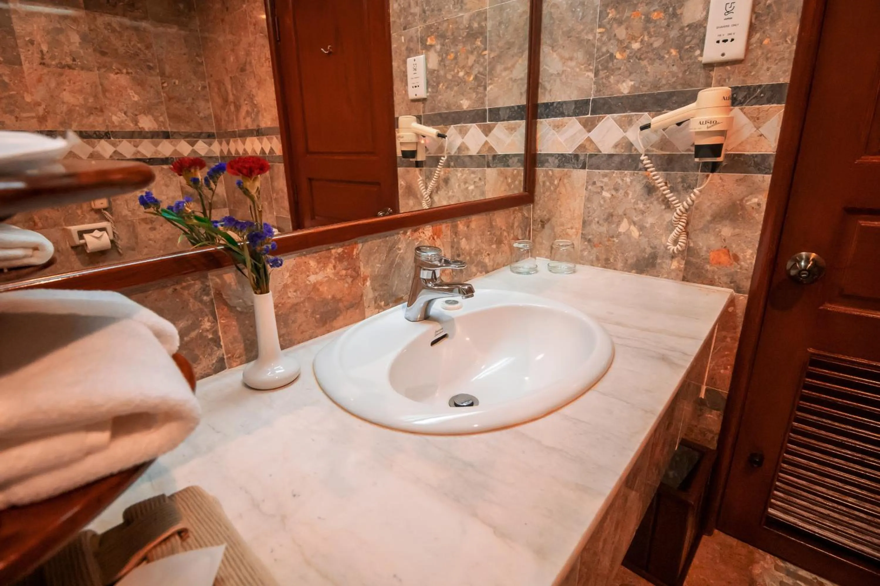 Bathroom in LAOTEL VIENTIANE