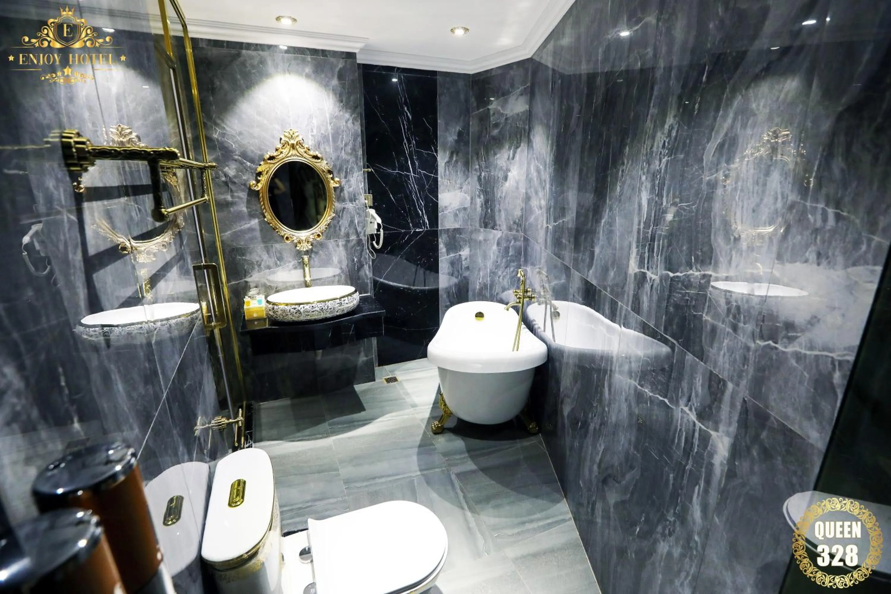 Bathroom in Enjoy Hotel 5A