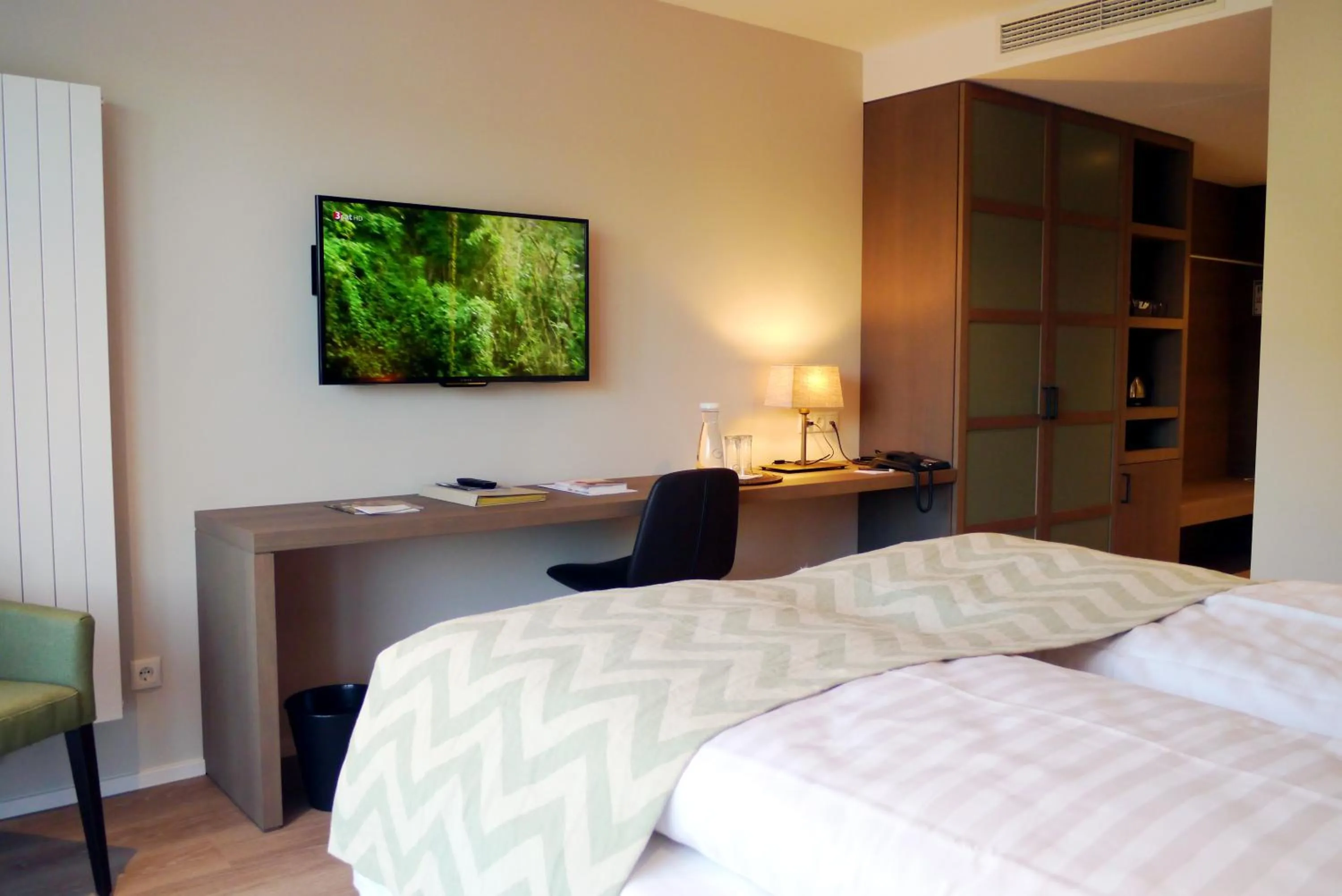 Photo of the whole room, Bed in Romantik Hotel Das Lindner