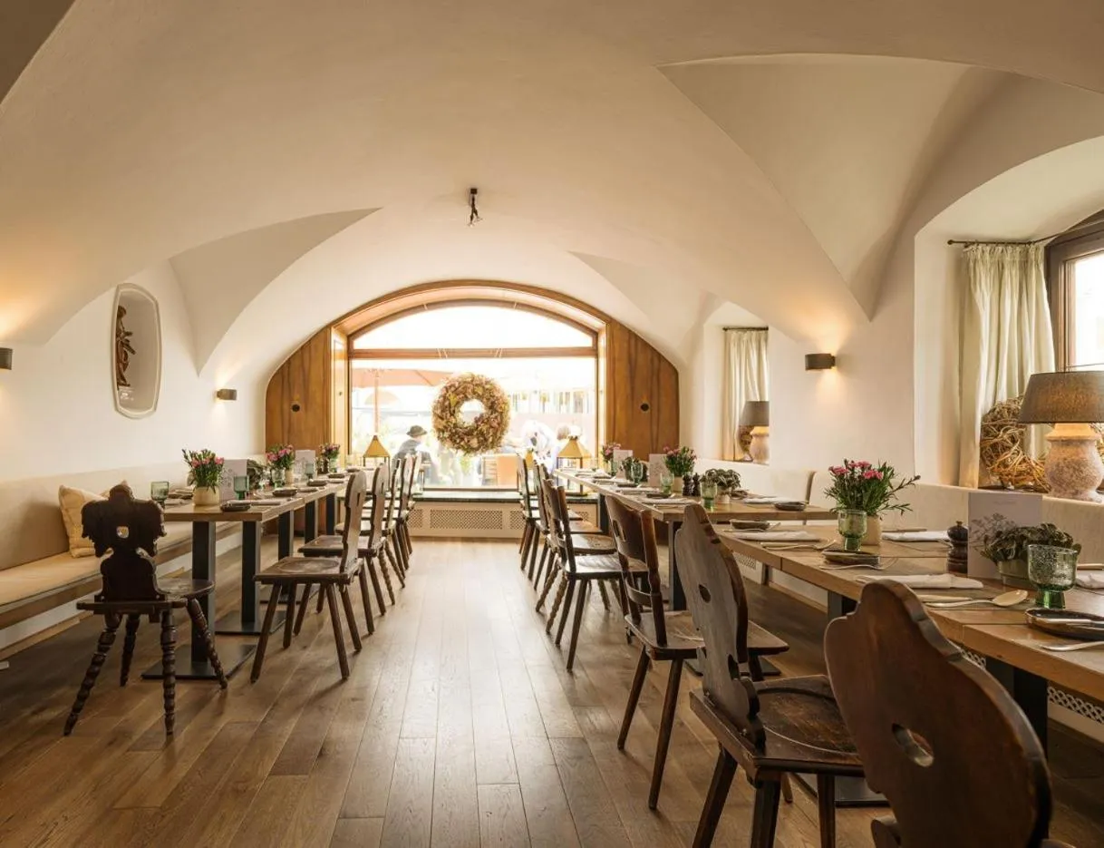 Restaurant/places to eat in Romantik Hotel Das Lindner