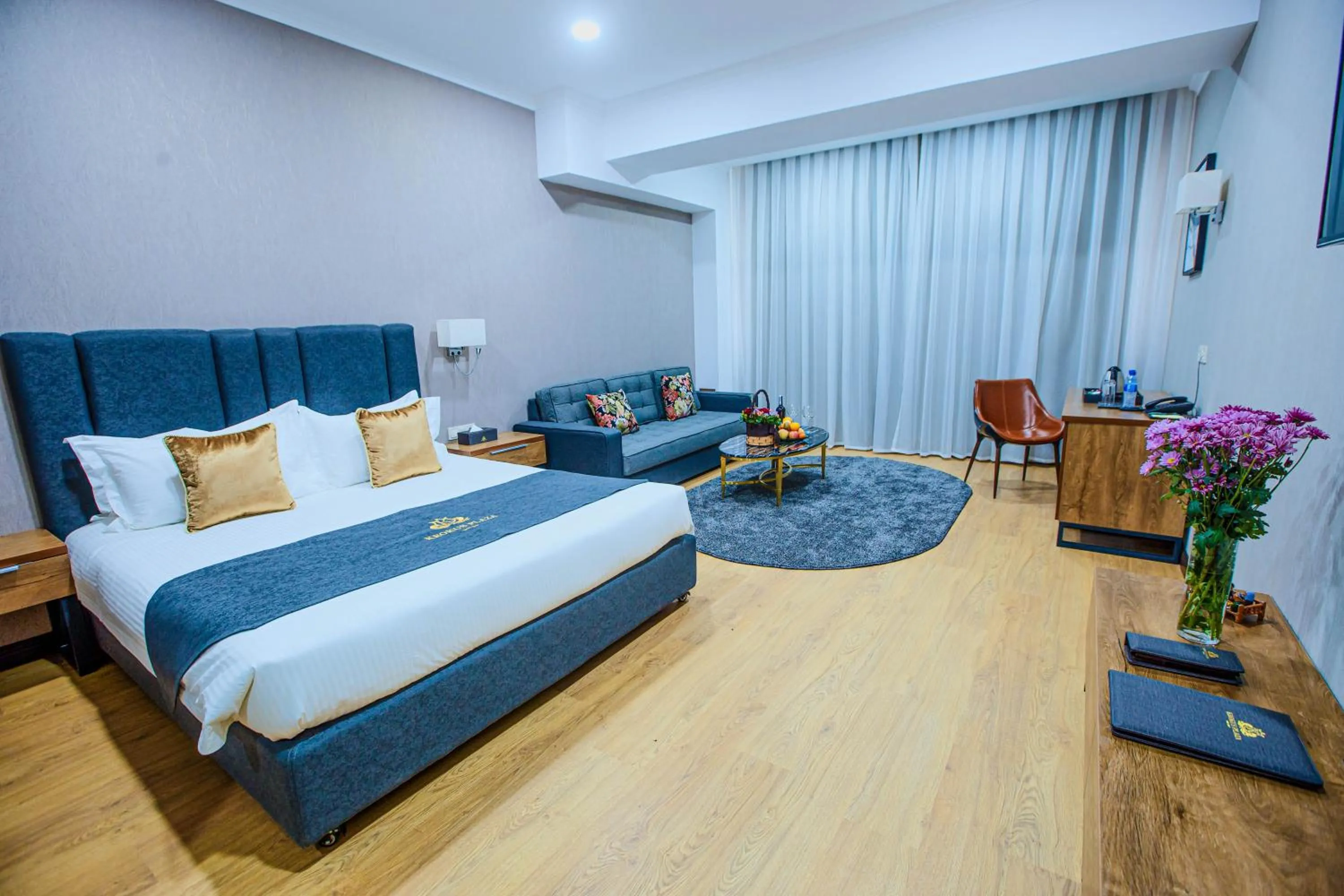 Photo of the whole room, Bed in Krokus Plaza