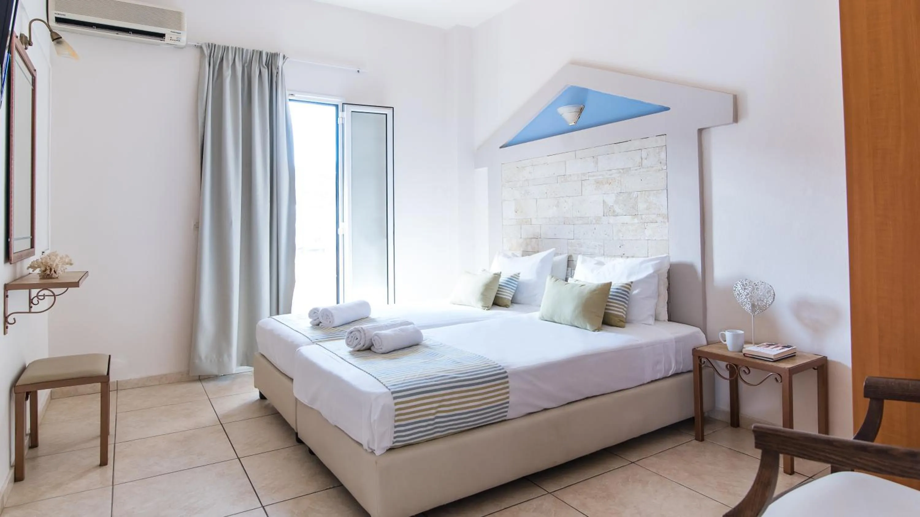 Bedroom, Bed in Ilios 1 Central