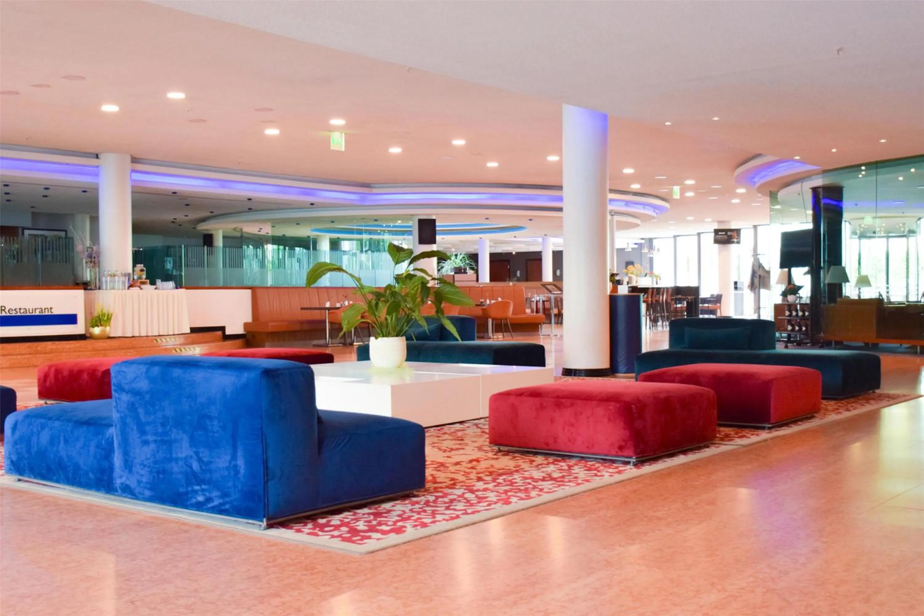 Lobby or reception in Radisson Blu Park Hotel & Conference Centre