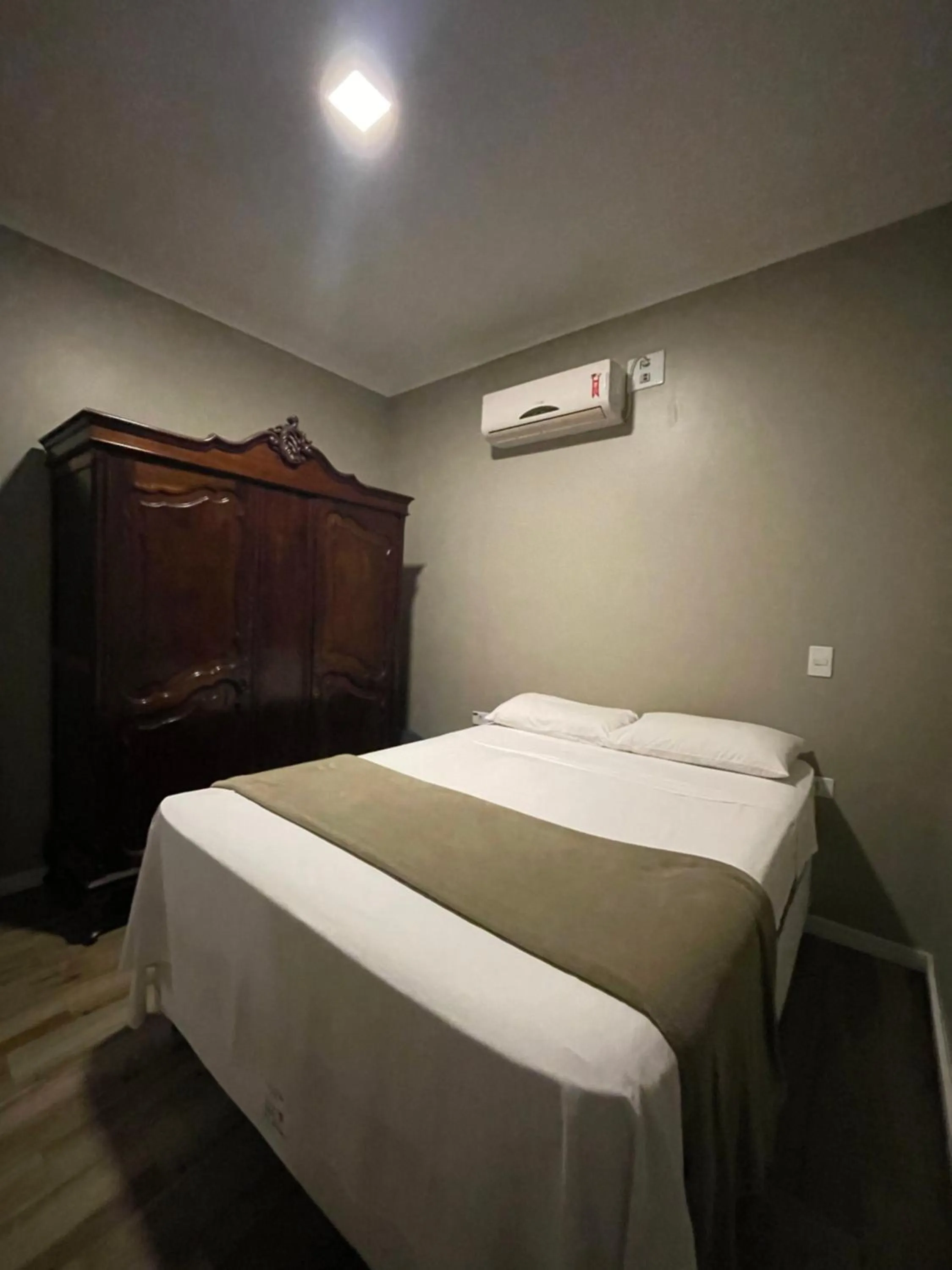 Photo of the whole room, Bed in Pousada Chilli Brasil