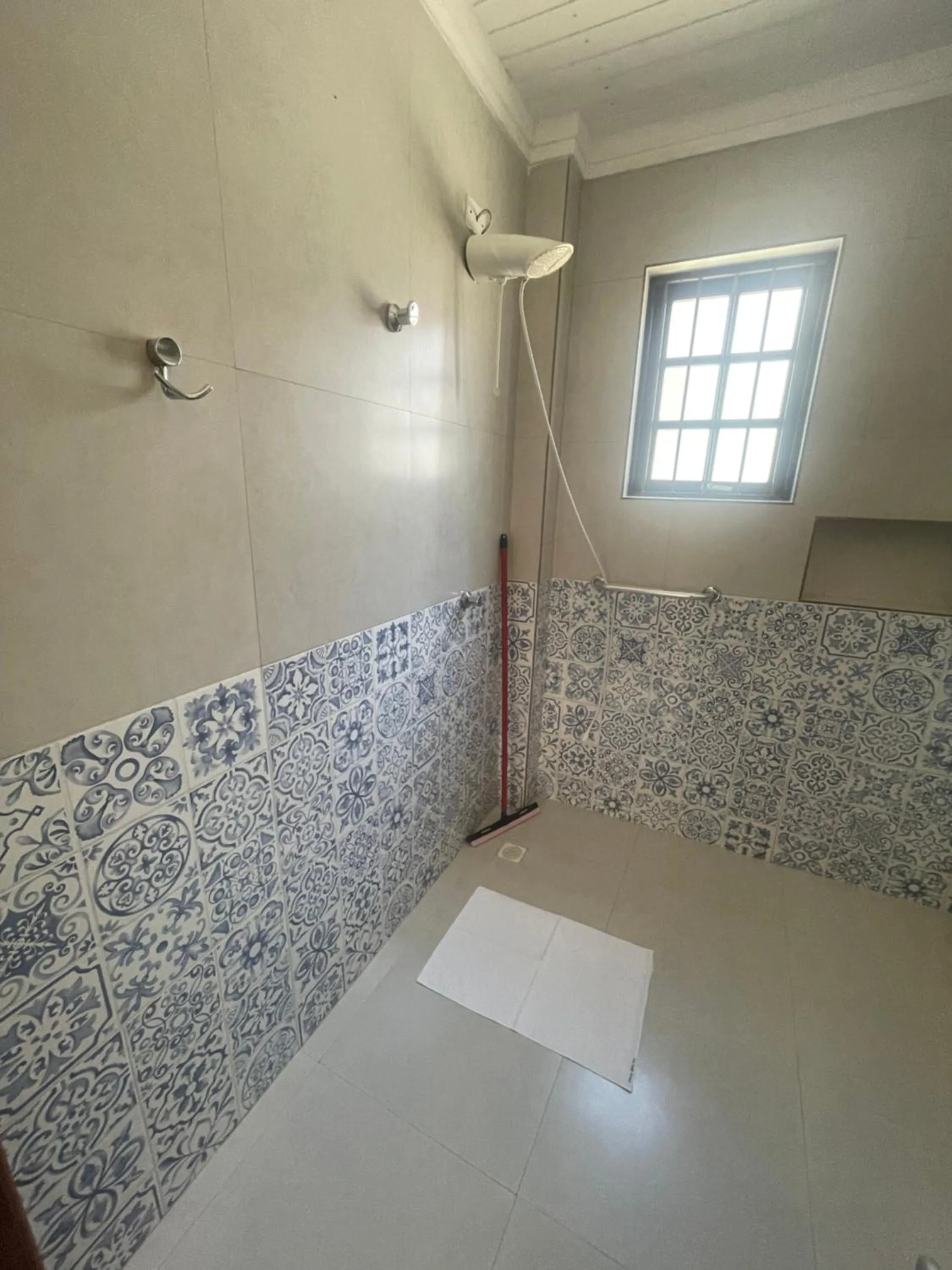 Bathroom, Bed in Pousada Chilli Brasil