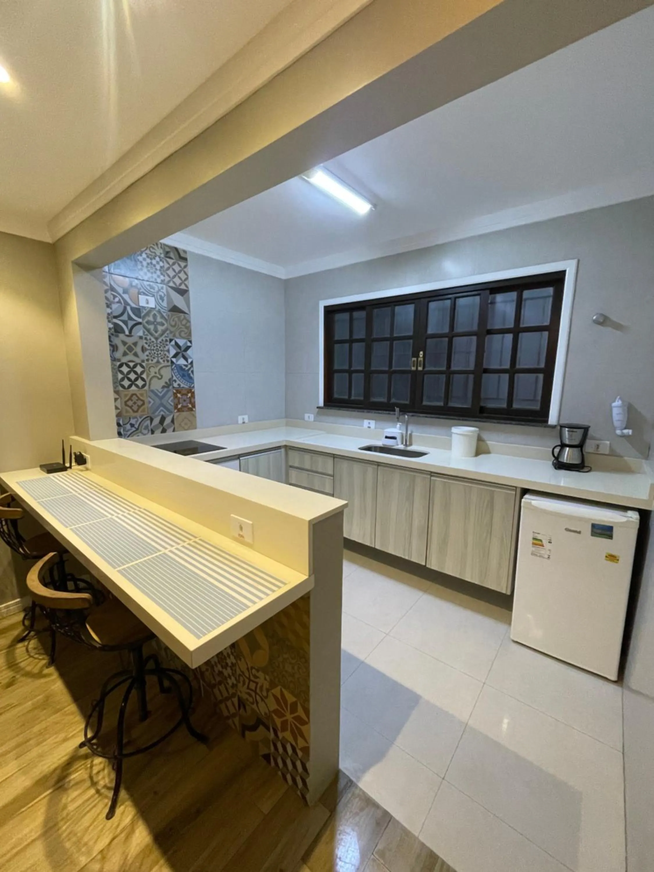 Communal kitchen in Pousada Chilli Brasil