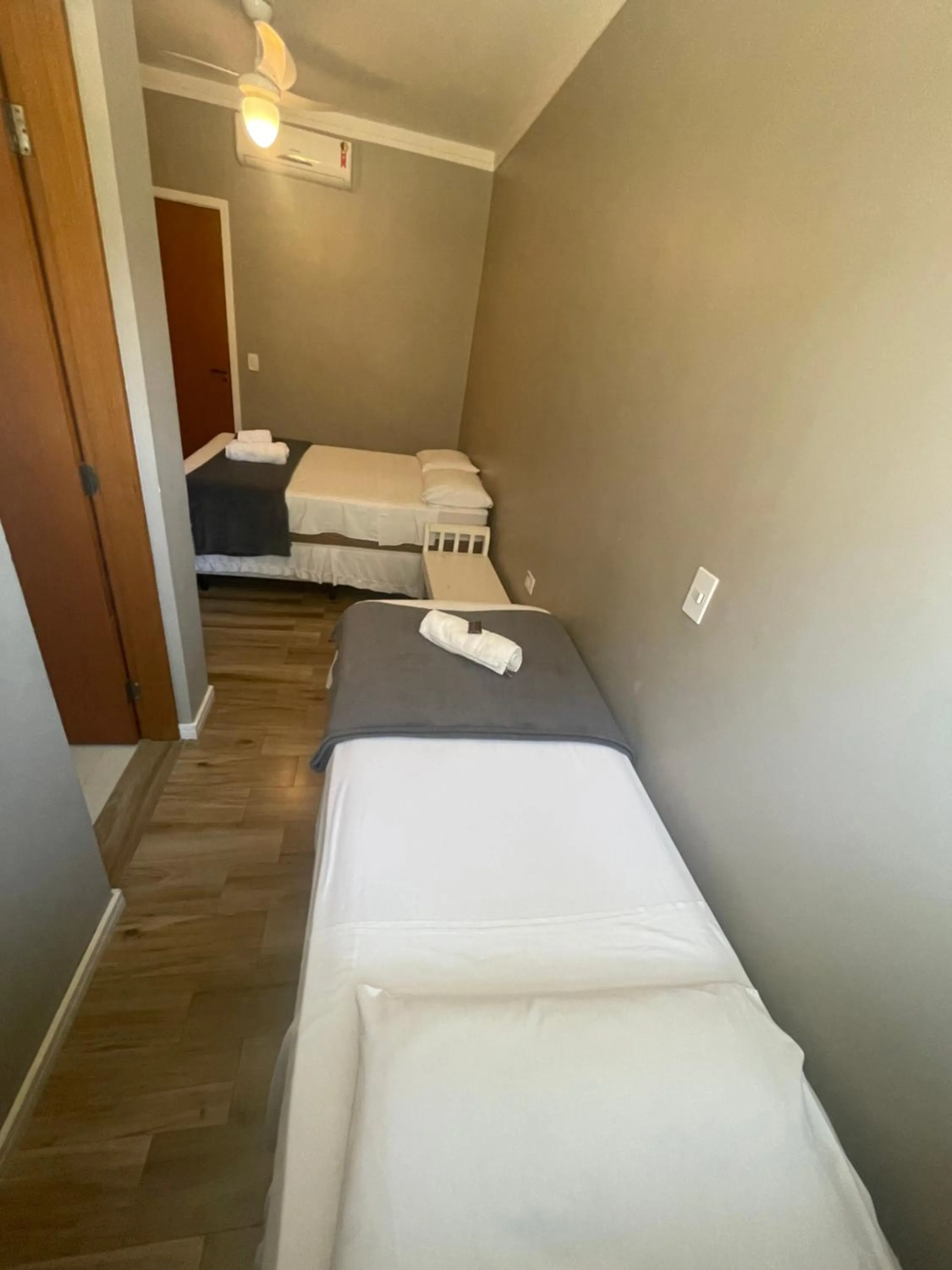 Photo of the whole room, Bed in Pousada Chilli Brasil