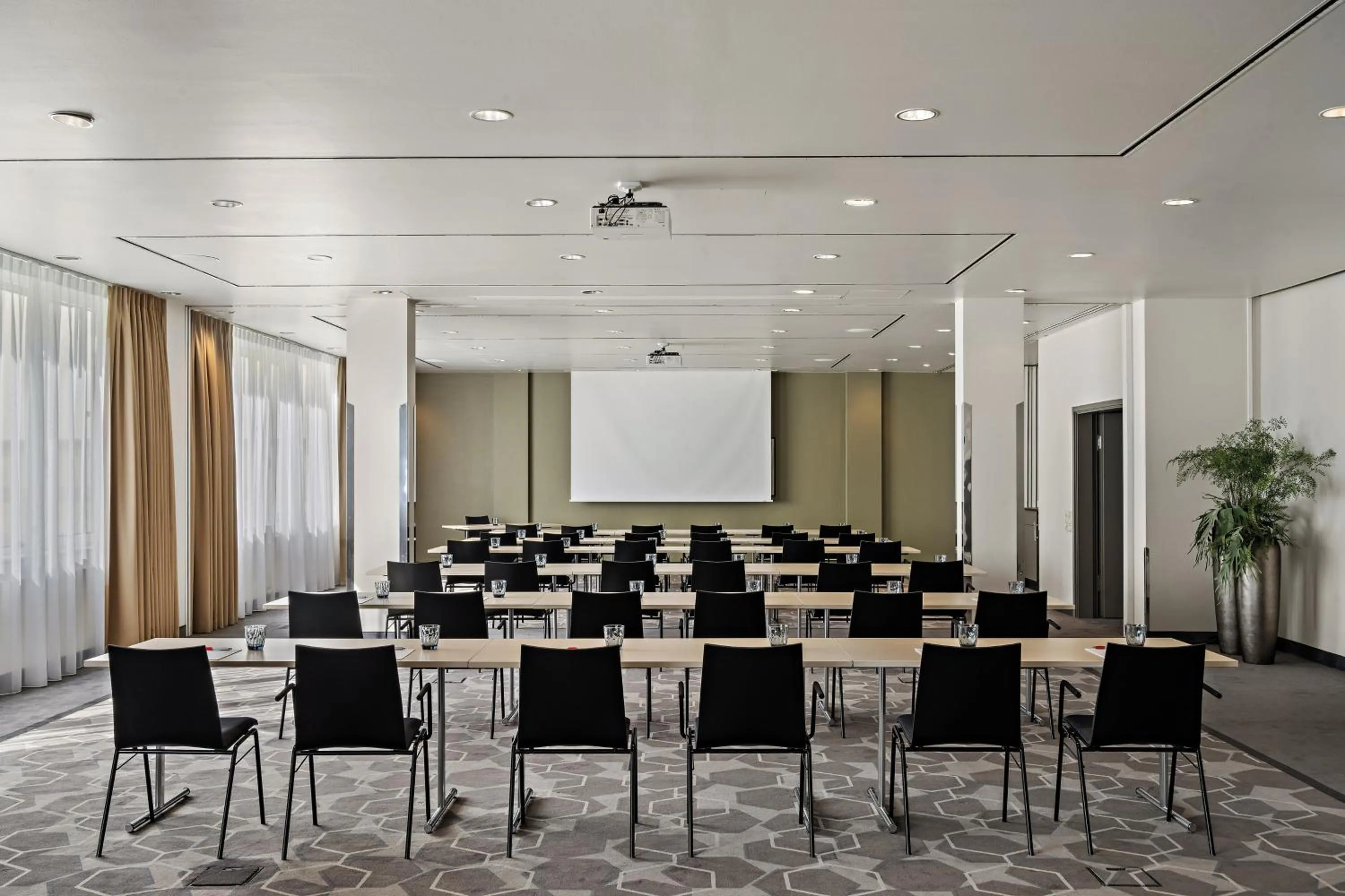 Meeting/conference room in Leonardo Hotel Mainz