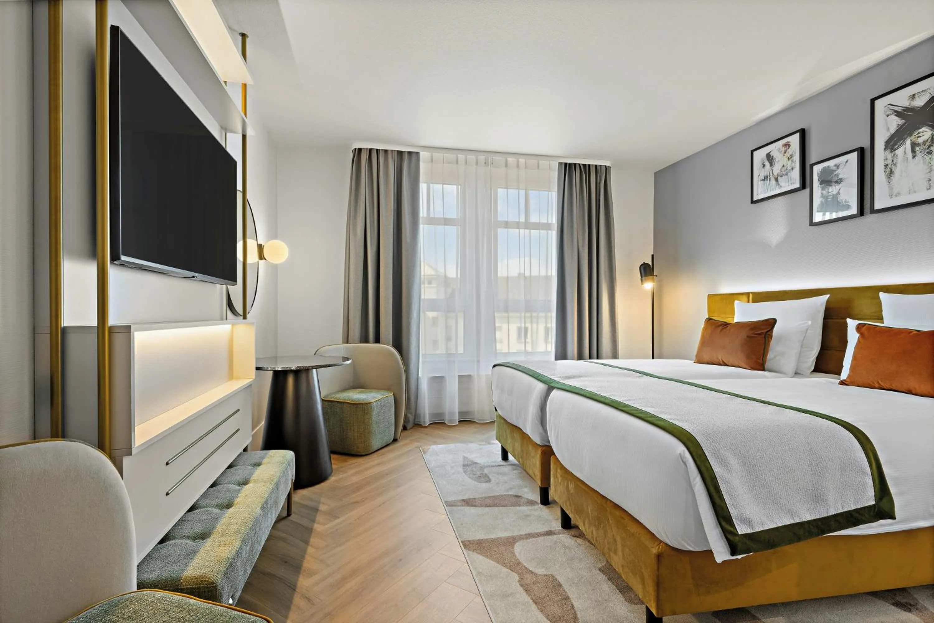 Photo of the whole room, Bed in Leonardo Hotel Mainz