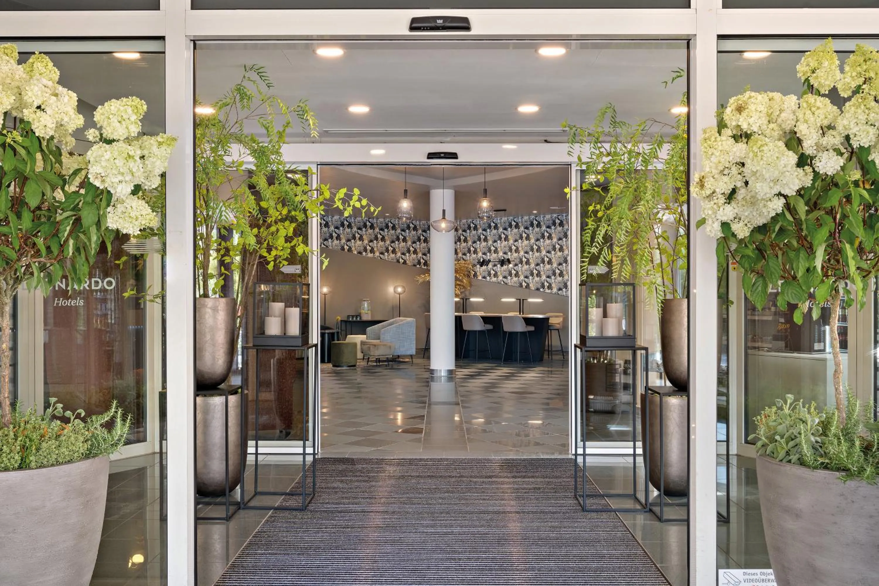 Facade/entrance in Leonardo Hotel Mainz