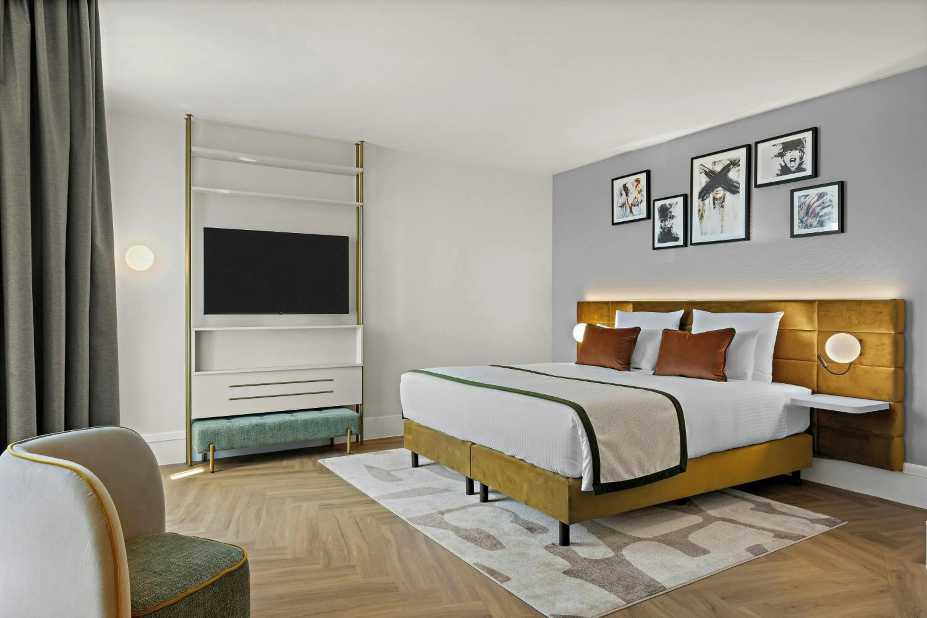 Bedroom, Bed in Leonardo Hotel Mainz