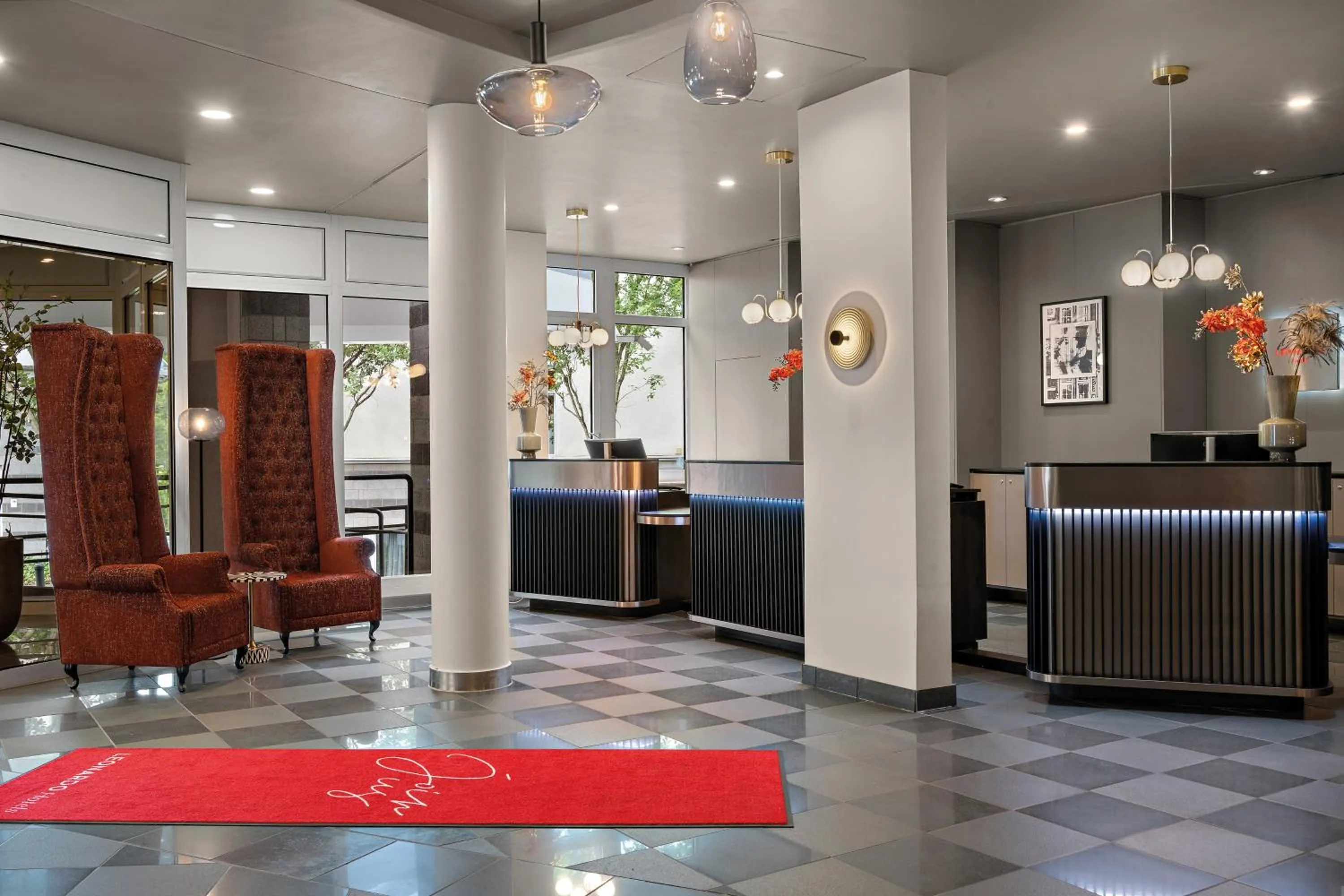 Lobby or reception in Leonardo Hotel Mainz