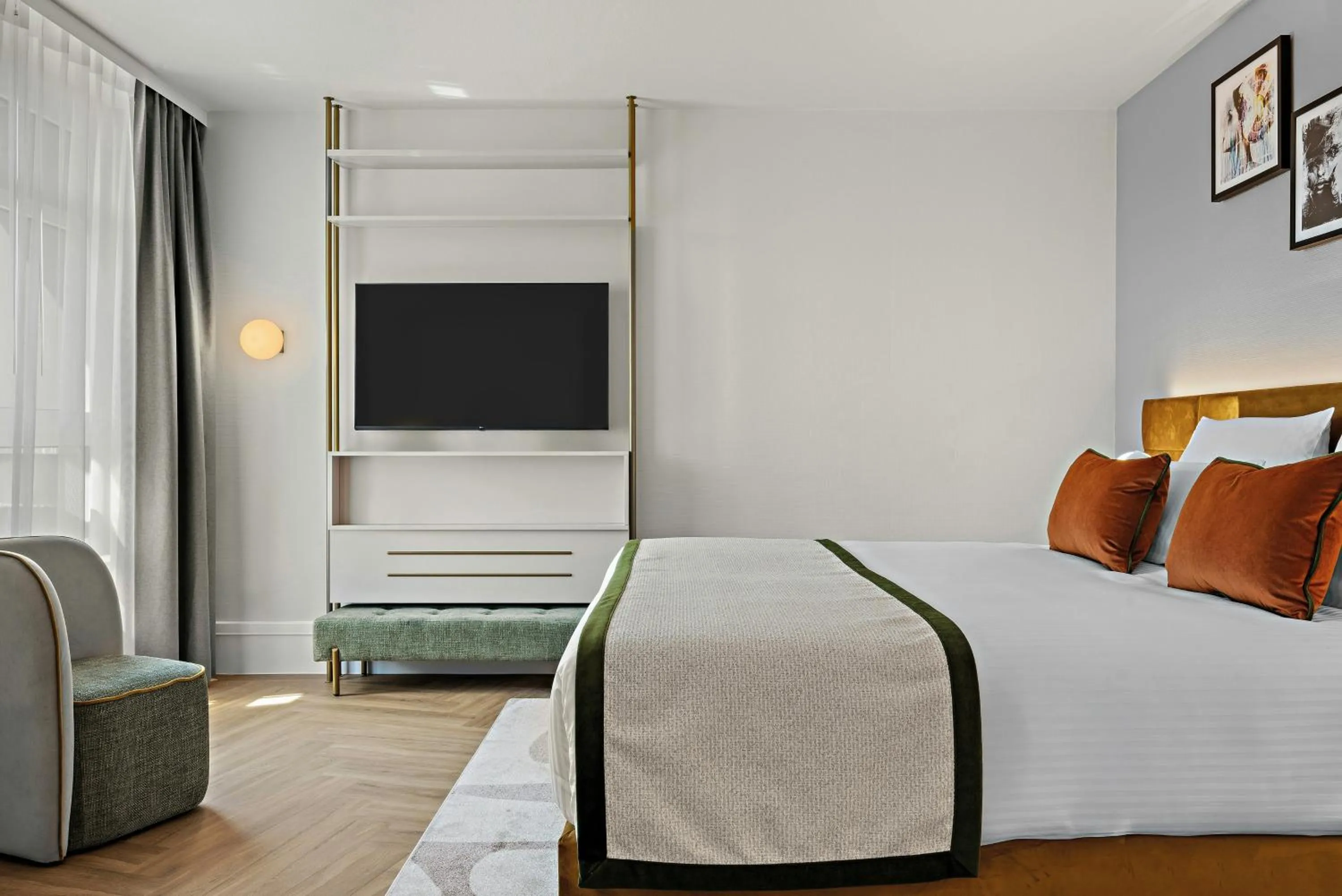 Bedroom, Bed in Leonardo Hotel Mainz