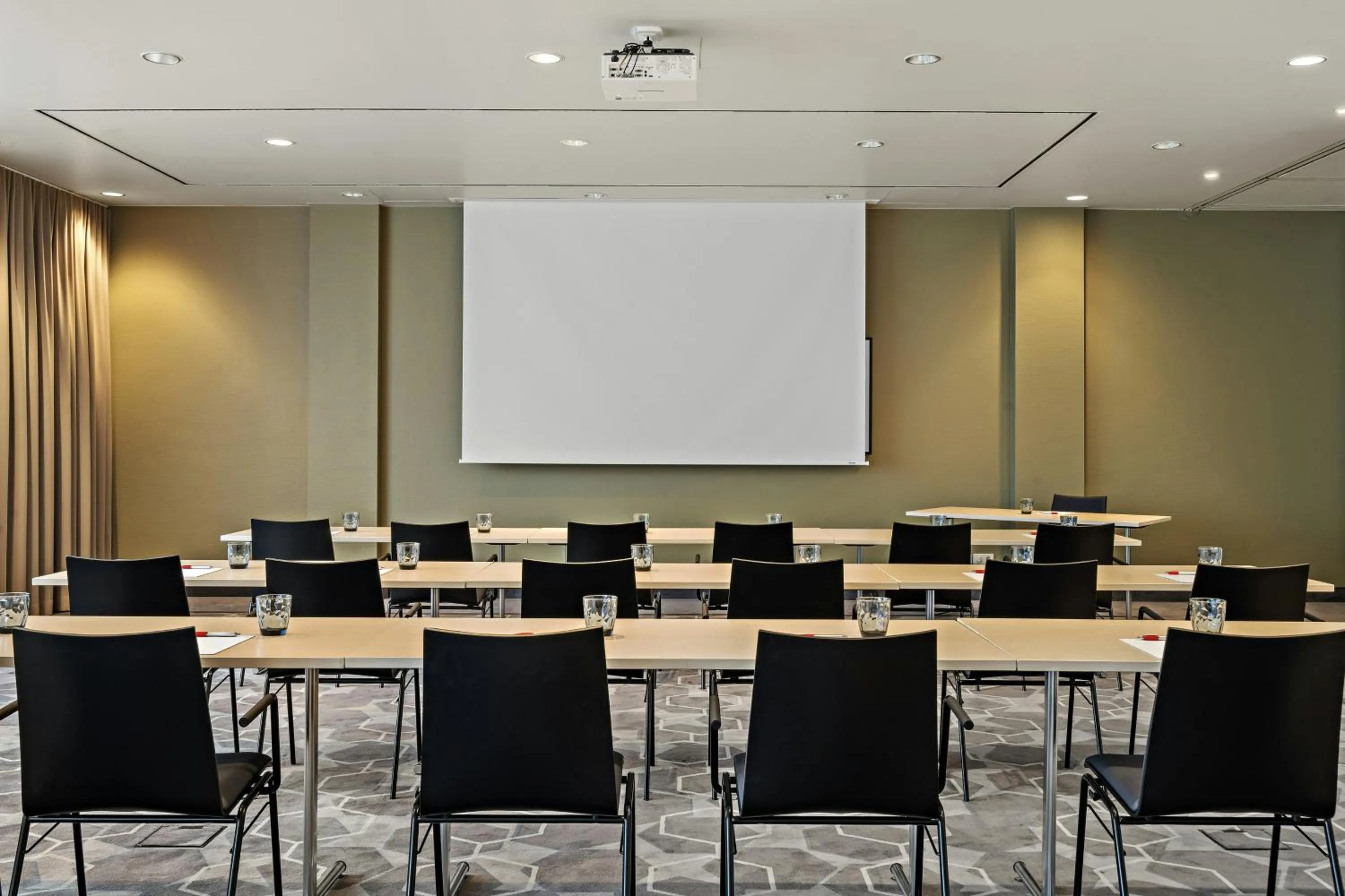 Meeting/conference room in Leonardo Hotel Mainz