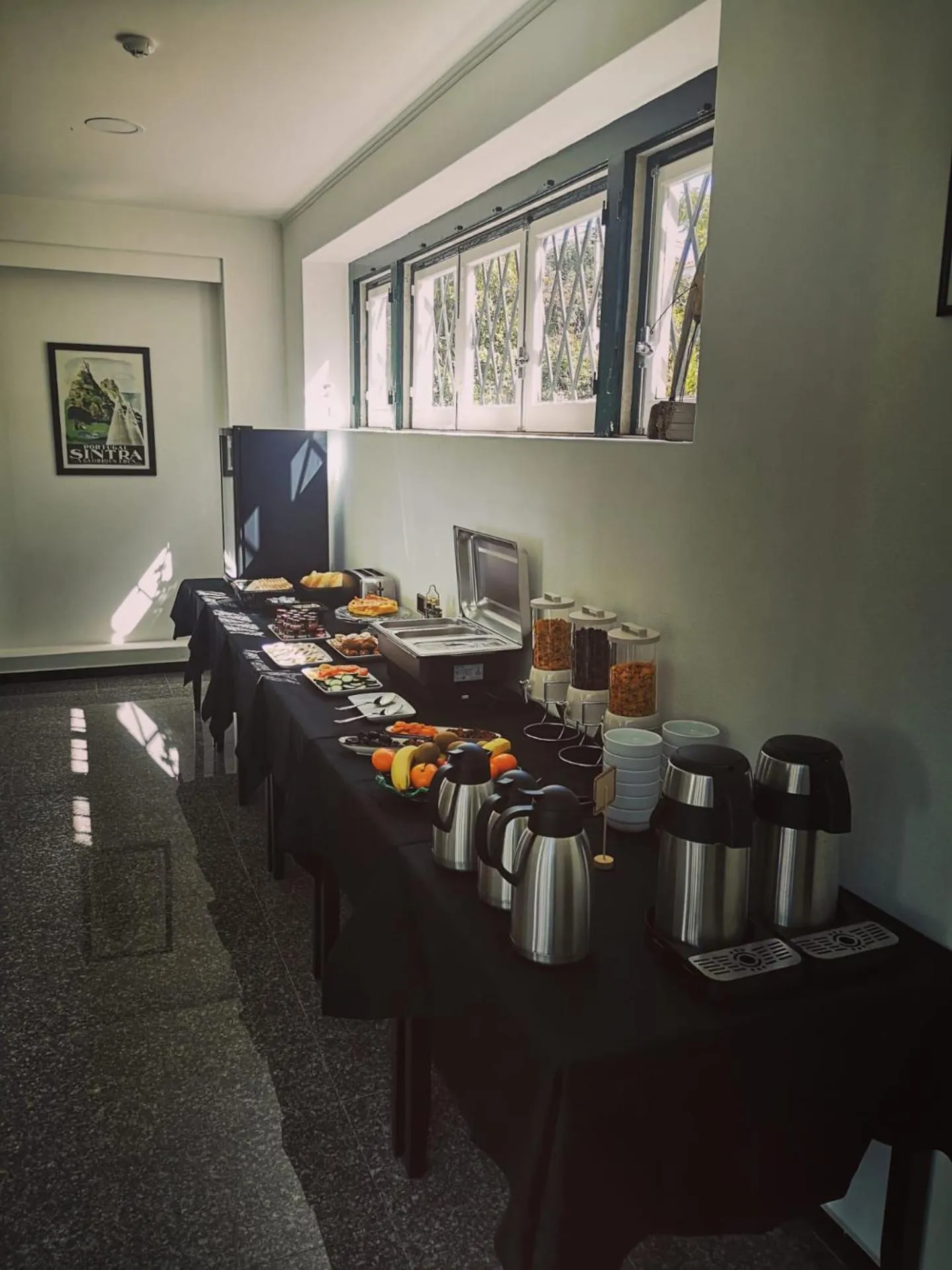 Buffet breakfast in Villa Aedan Sintra