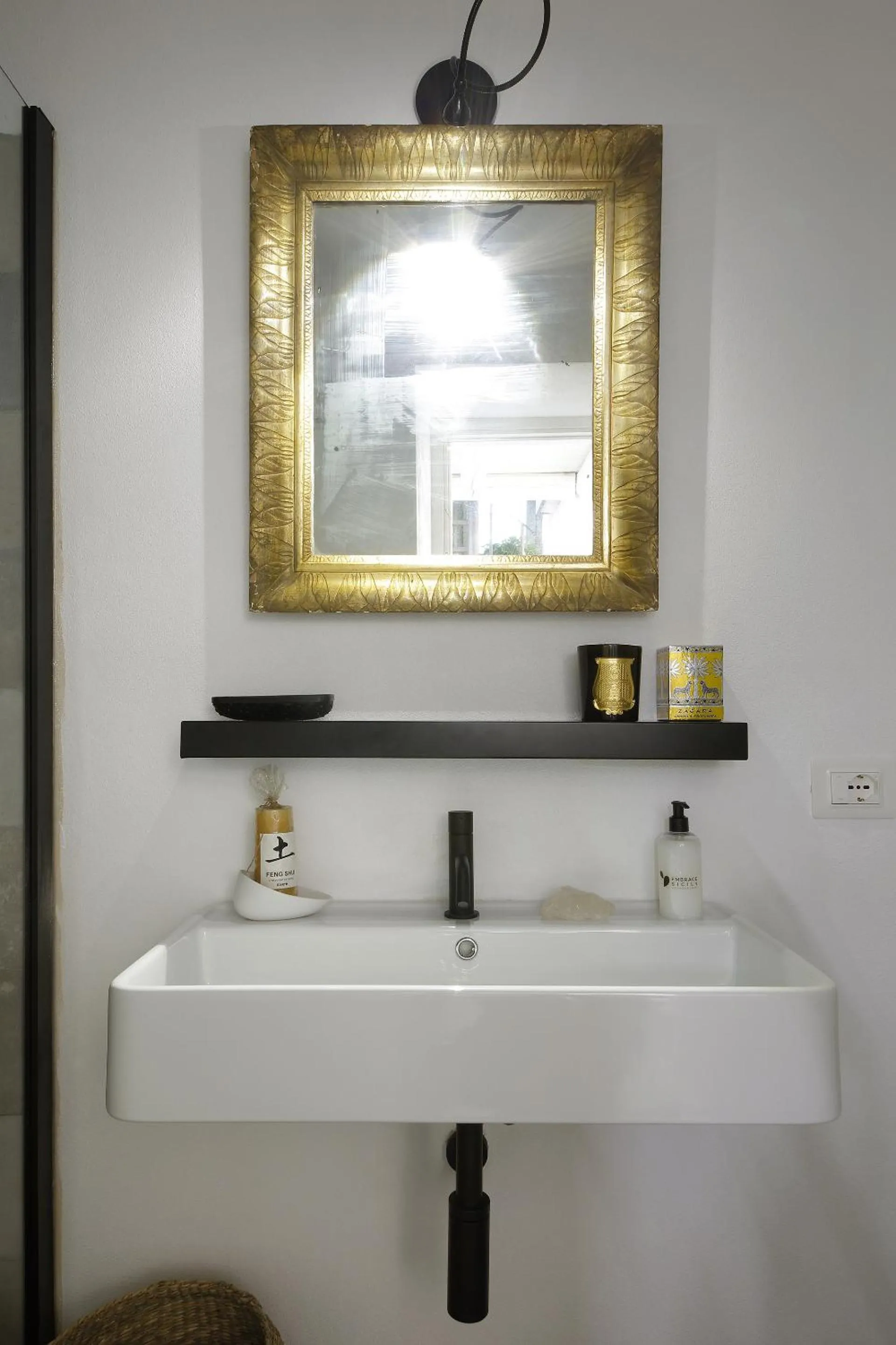 Bathroom in Nicotera Apartment