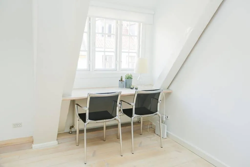 Exclusive and central - Private roof top terrace!