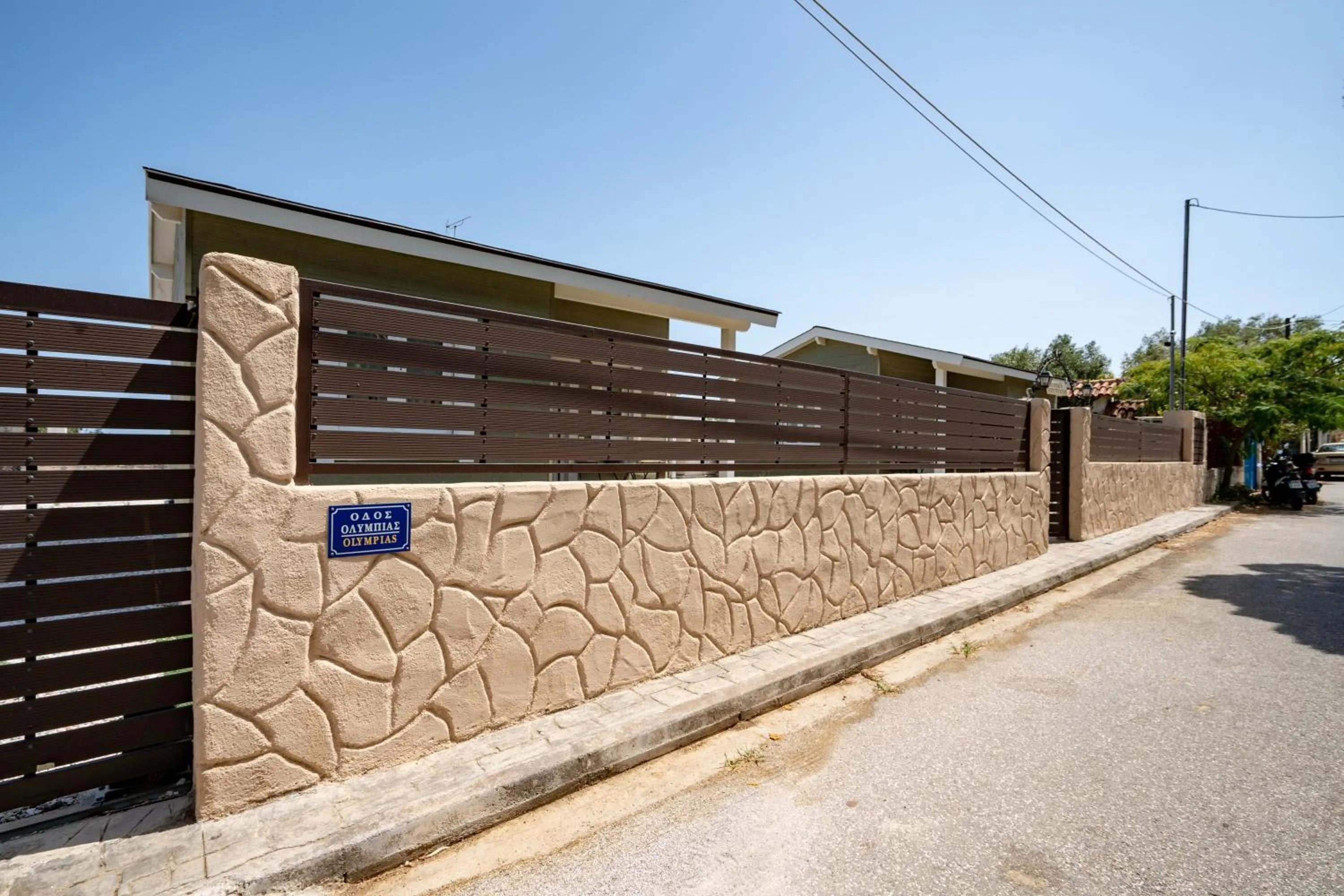 Property building in Olympia's Apartments by Traser