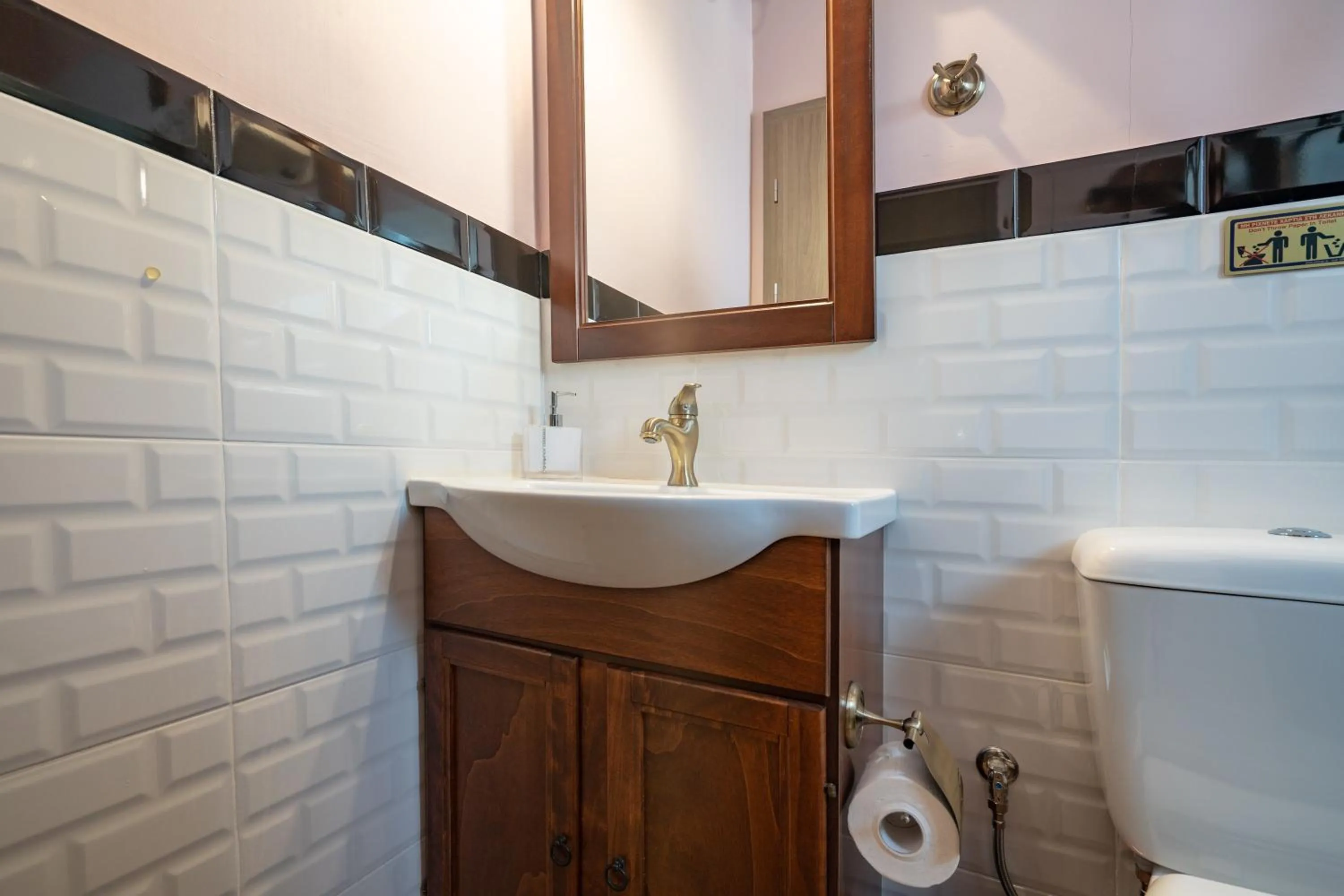 Bathroom in Olympia's Apartments by Traser