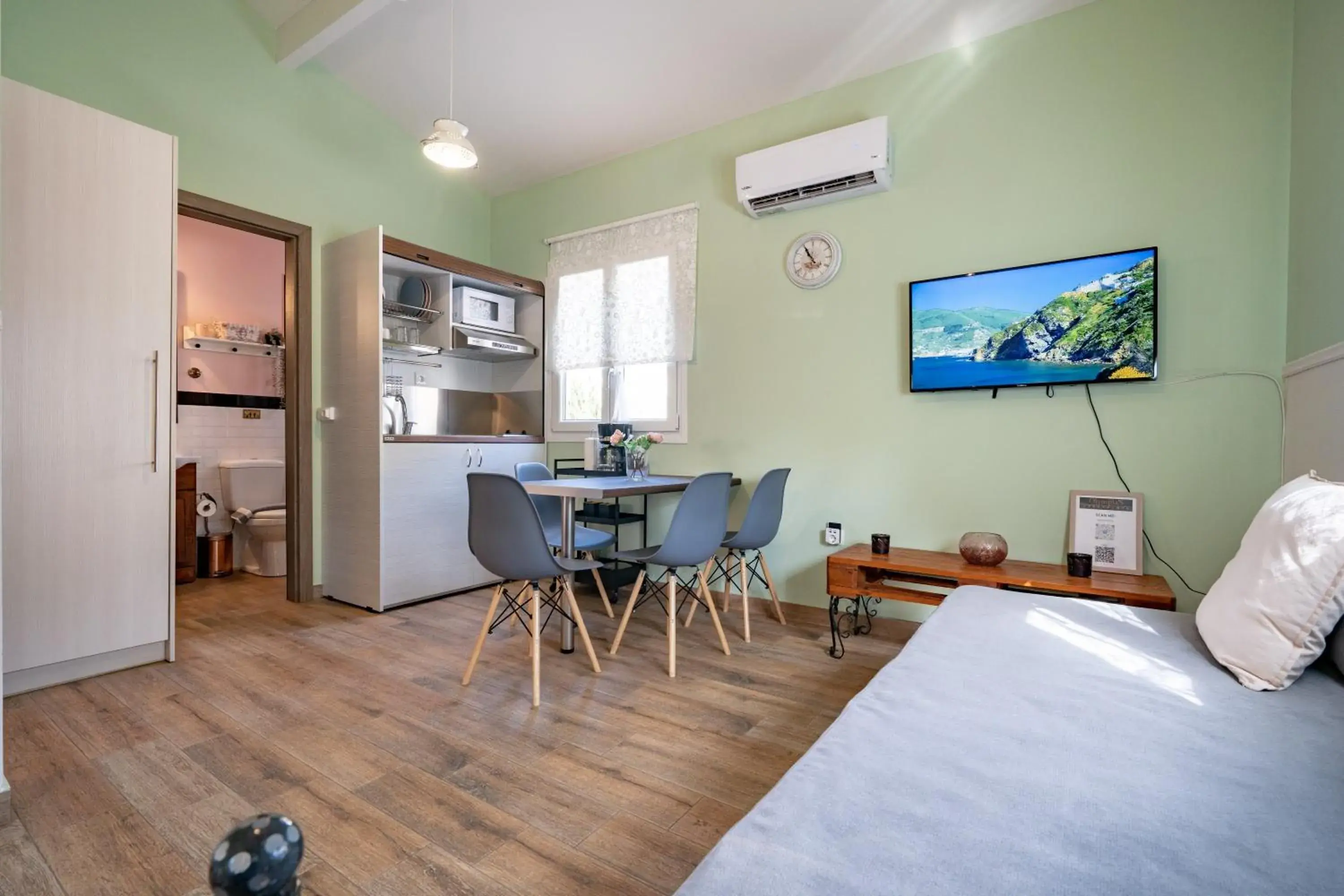 One-Bedroom Apartment in Olympia's Apartments by Traser One-Bedroom Apartment in Olympia's Apartments by Traser