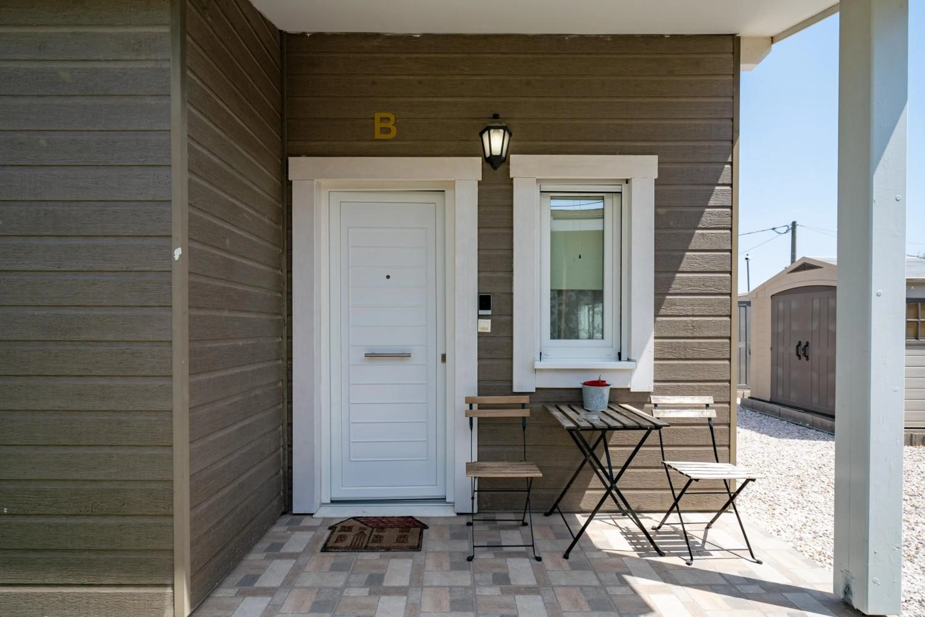 Balcony/Terrace in Olympia's Apartments by Traser