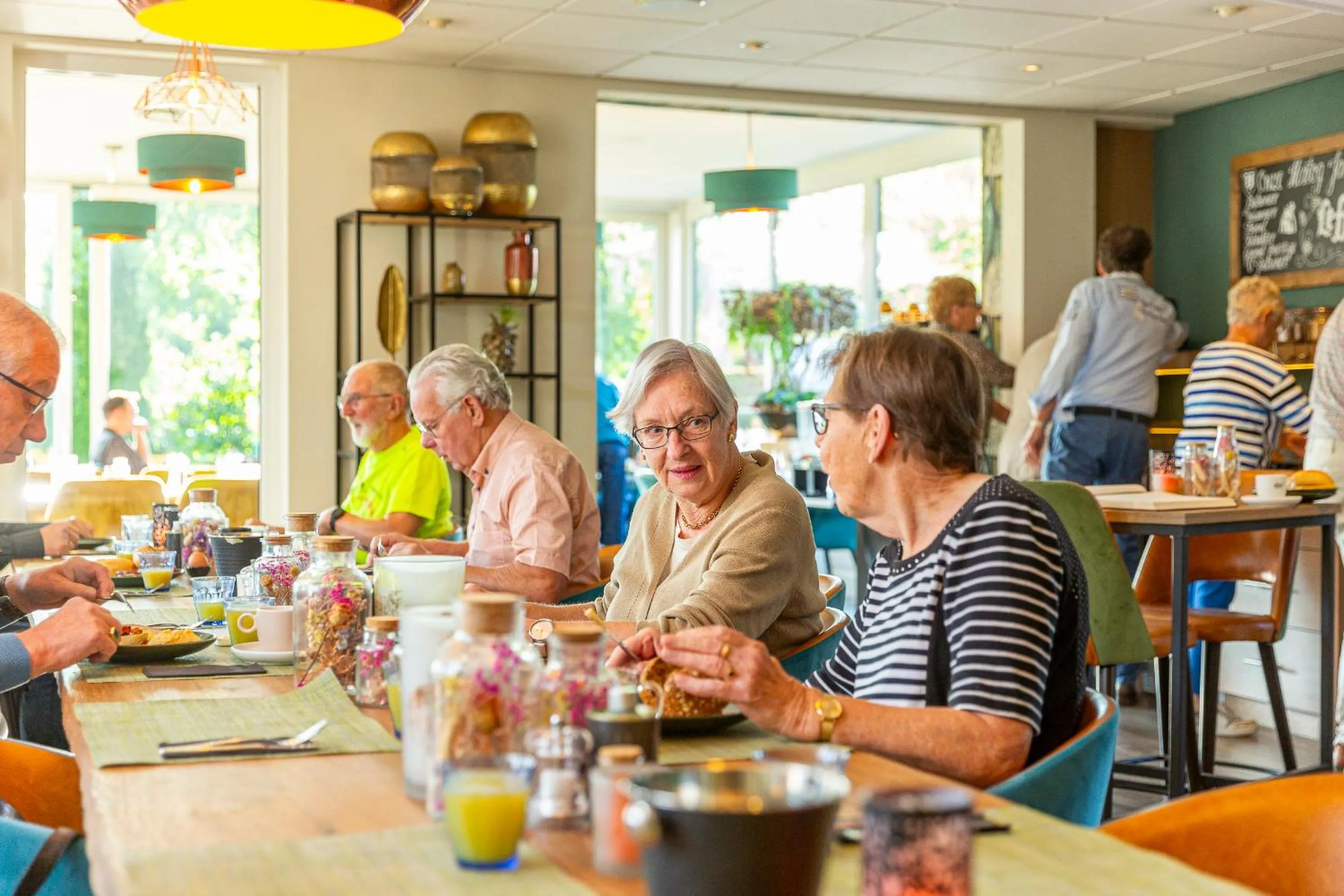 Breakfast in De Maasparel Nextdoor Maassuites