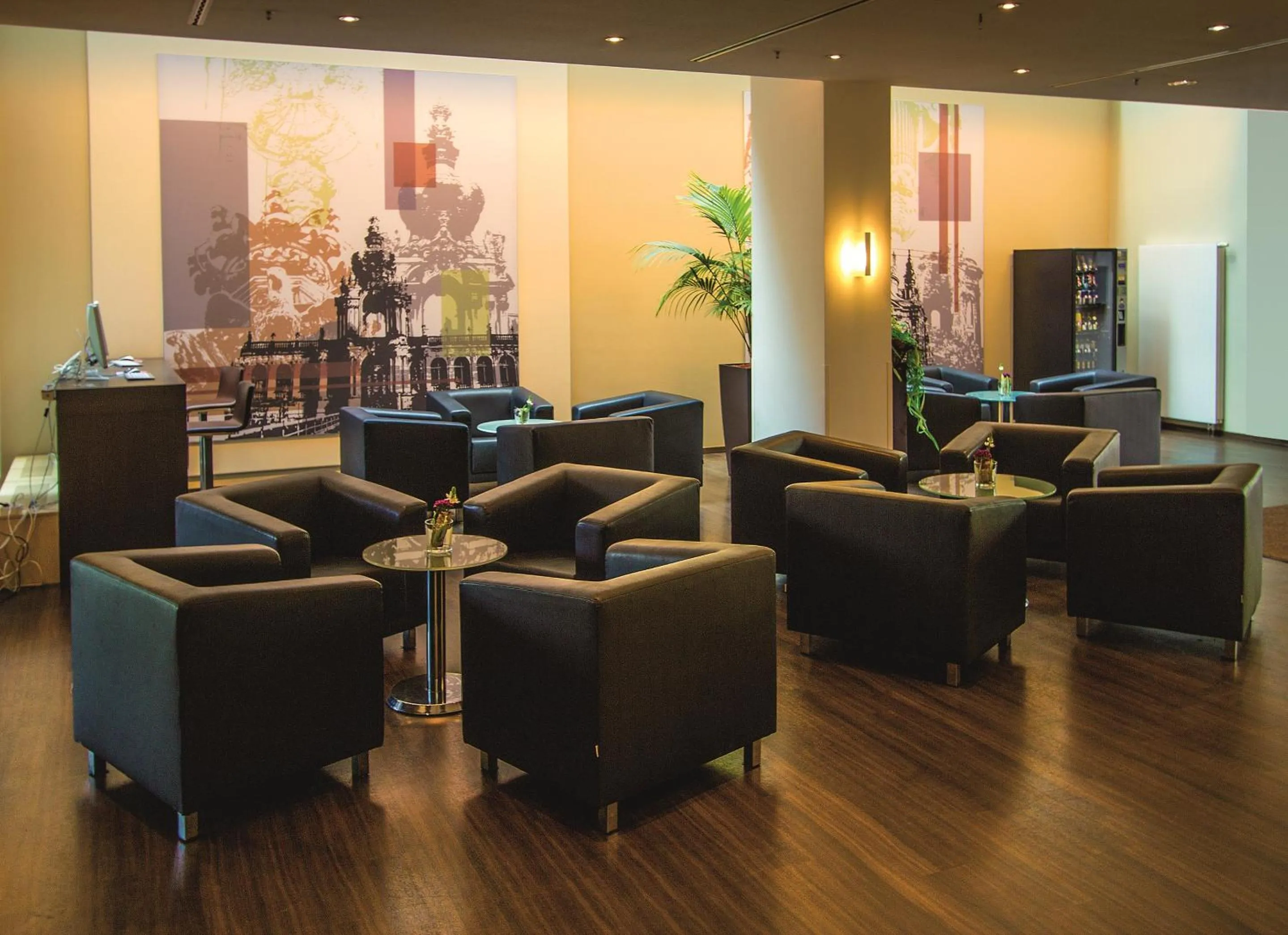 Lobby or reception in ibis Dresden Zentrum